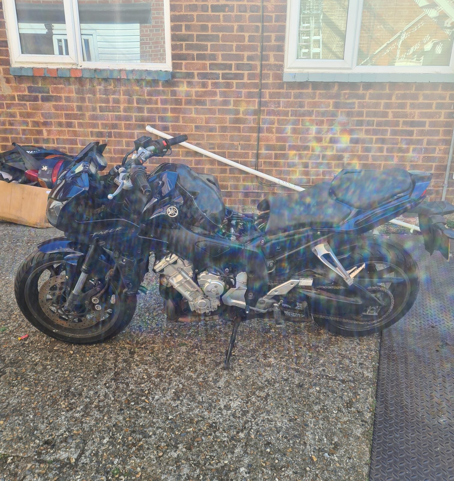 Yamaha Fazer F215 2008 motorcycle. Spares or repair non runner v5 present 5 owners on sorn dutuned r1 engine. With logbook no key - Image 4
