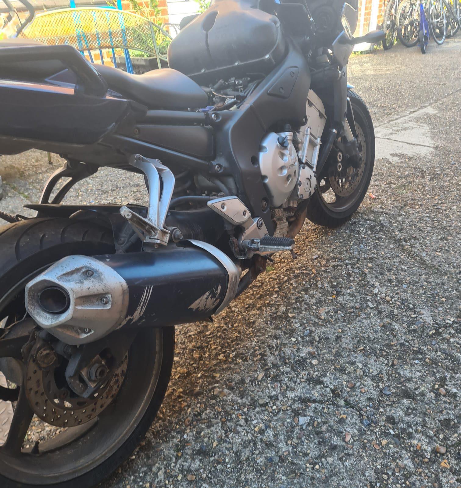 Yamaha Fazer F215 2008 motorcycle. Spares or repair non runner v5 present 5 owners on sorn dutuned r1 engine. With logbook no key - Image 6