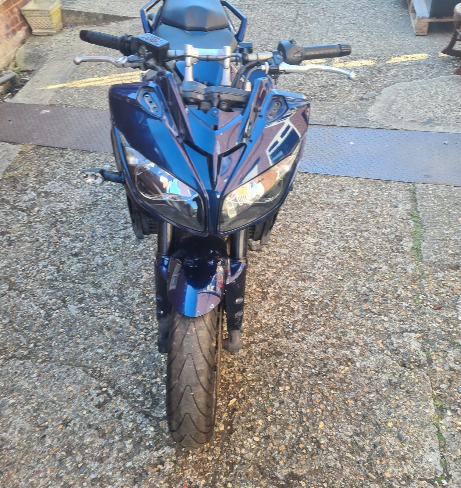 Yamaha Fazer F215 2008 motorcycle. Spares or repair non runner v5 present 5 owners on sorn dutuned r1 engine. With logbook no key - Image 8