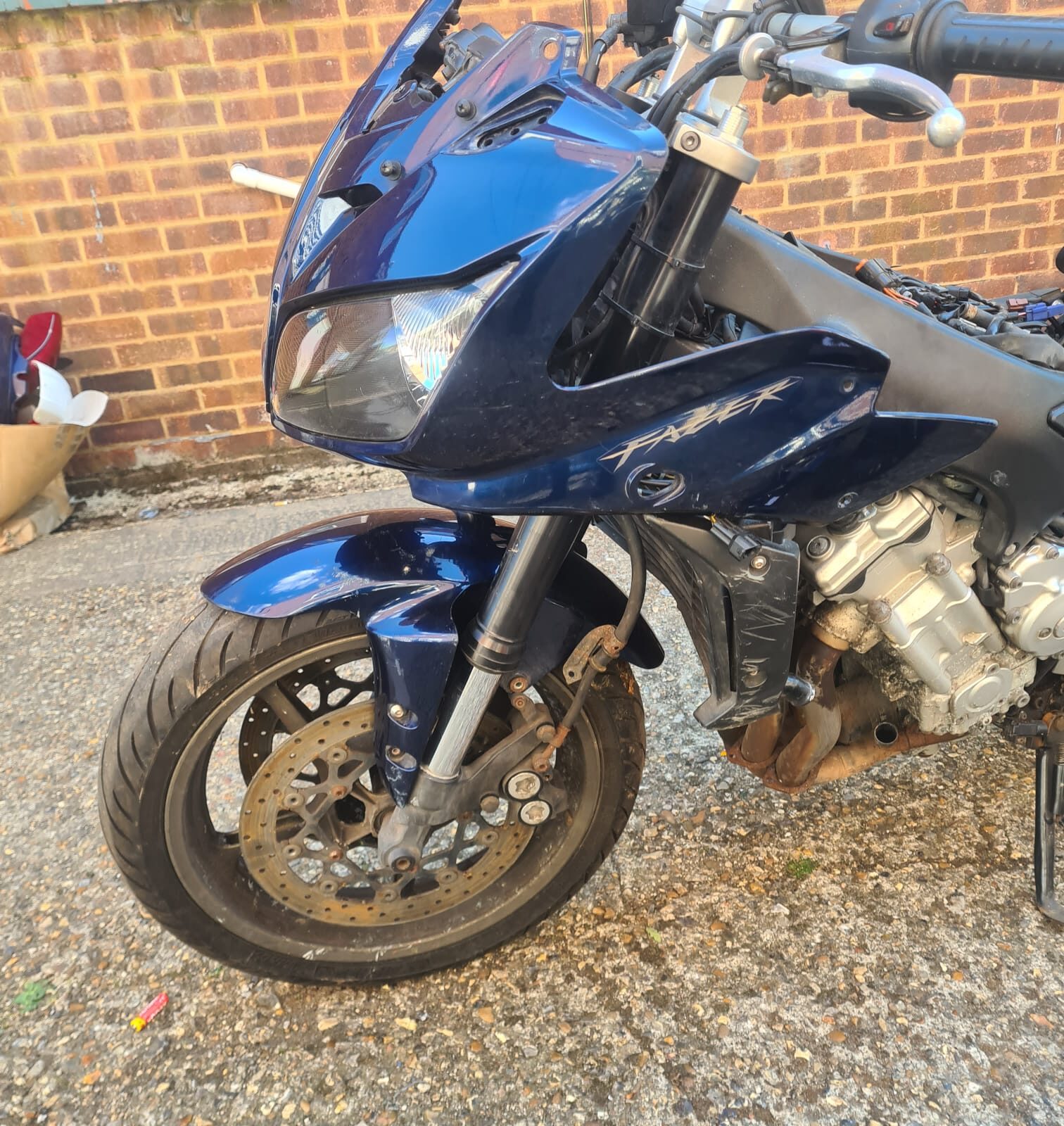 Yamaha Fazer F215 2008 motorcycle. Spares or repair non runner v5 present 5 owners on sorn dutuned r1 engine. With logbook no key - Image 17