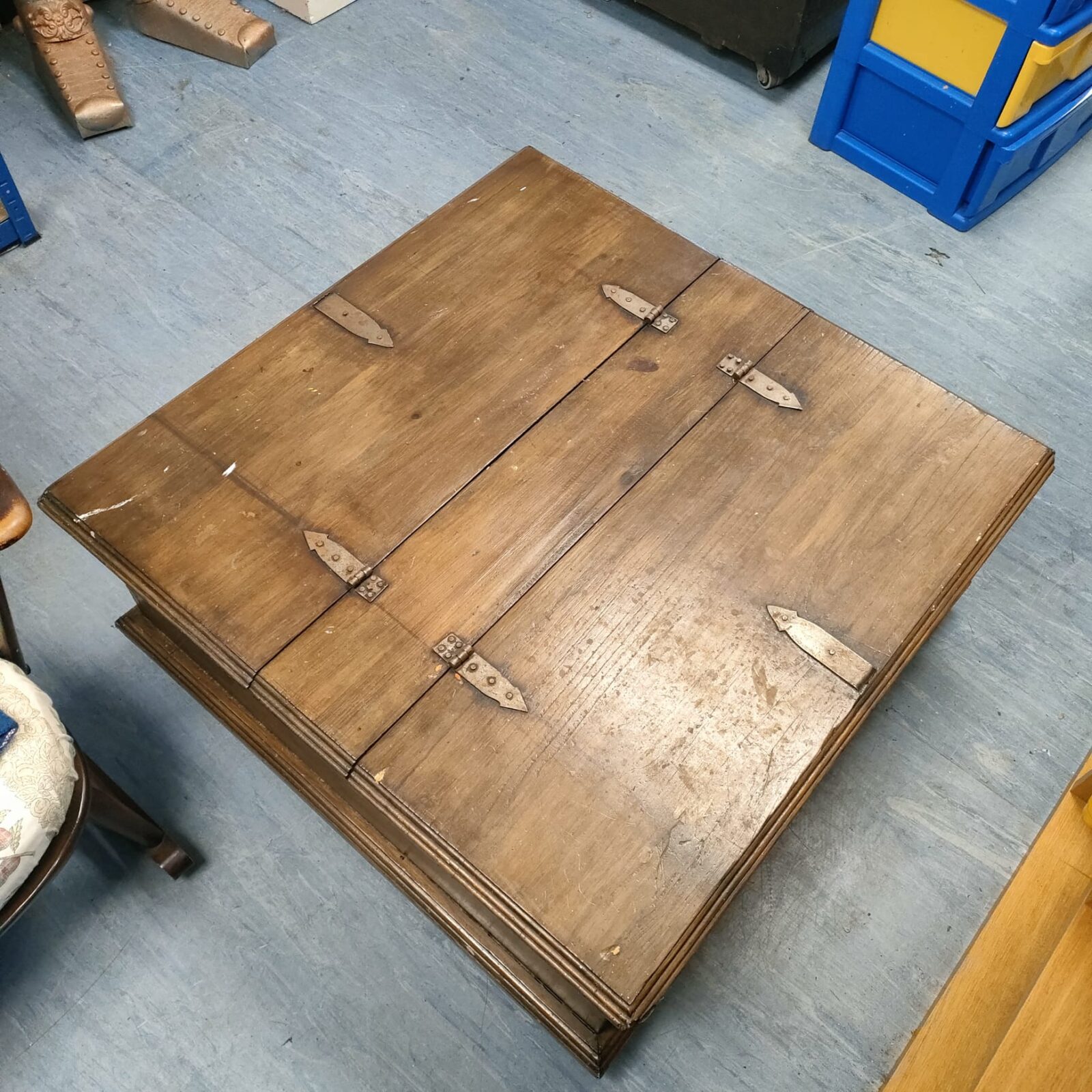 Indian oak storage trunk 37” x 37” x 16”