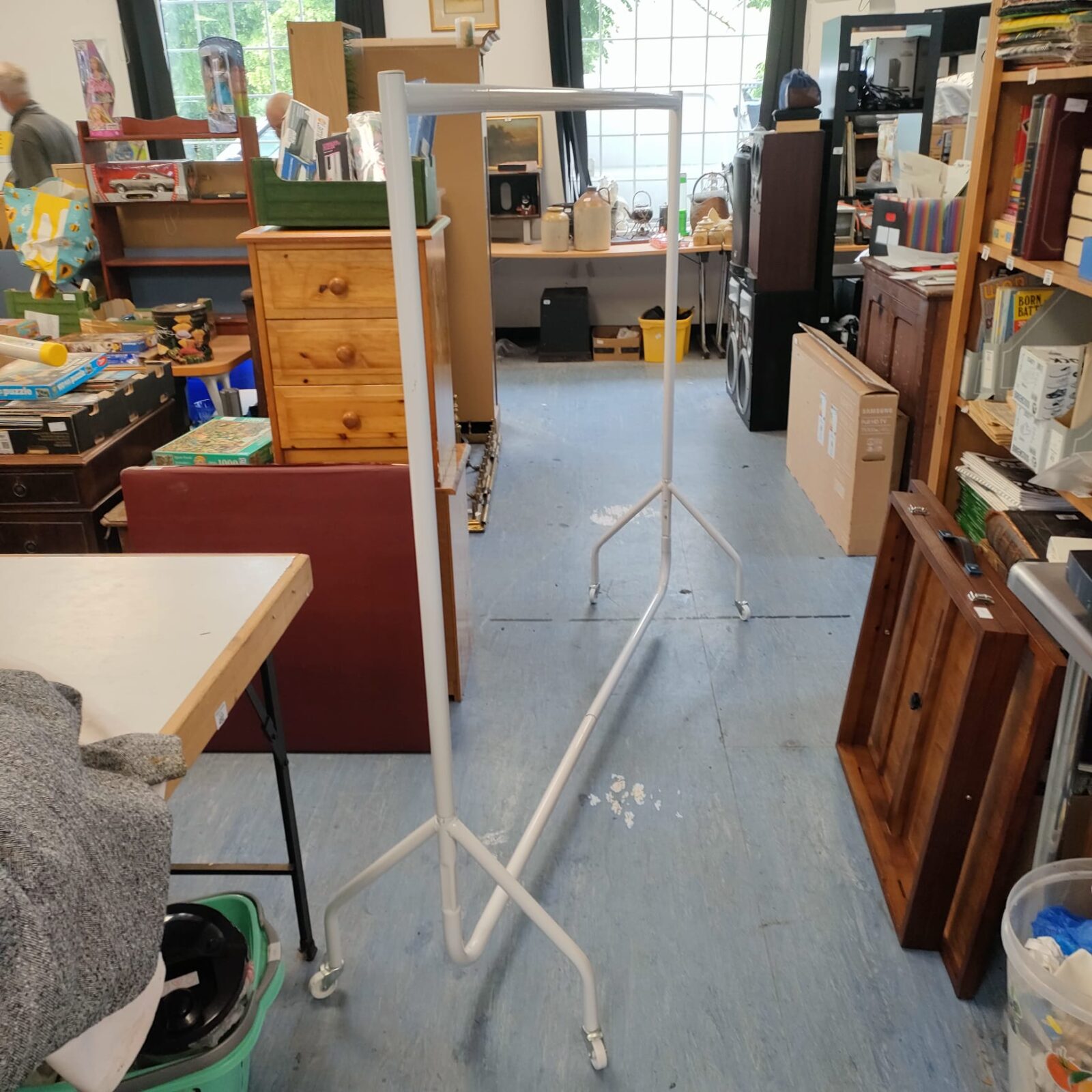 White metal clothing rack