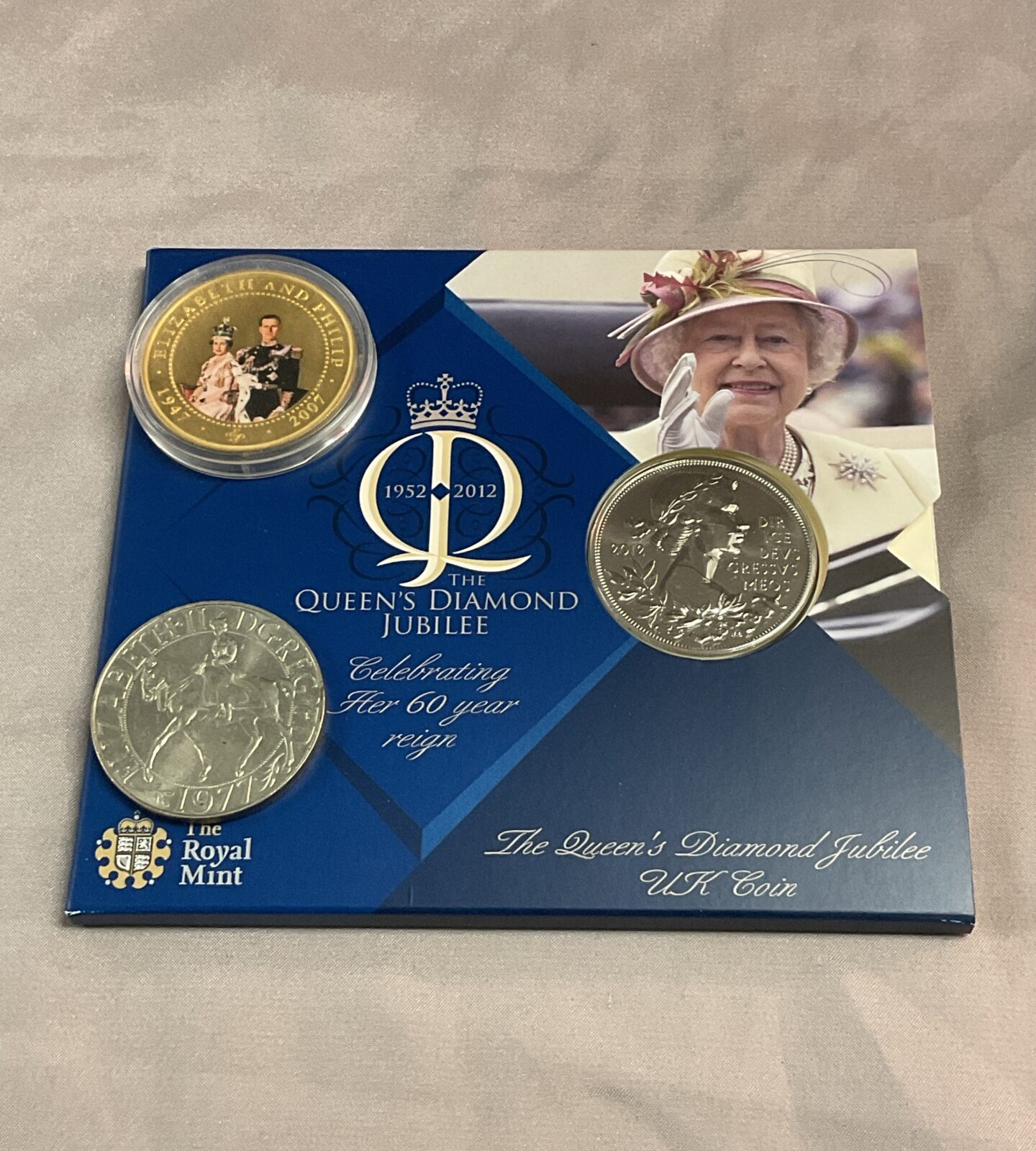 Three commemorative crowns inc queens diamond jubilee