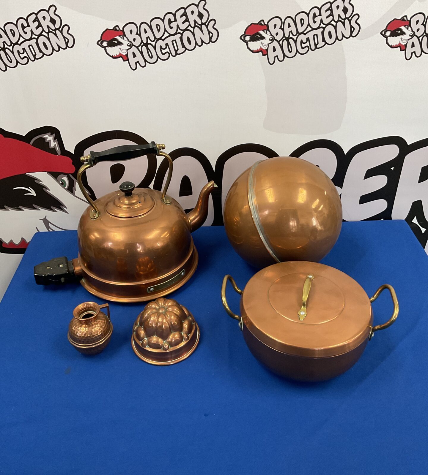 Vintage hotpoint copper kettle & other copper ware