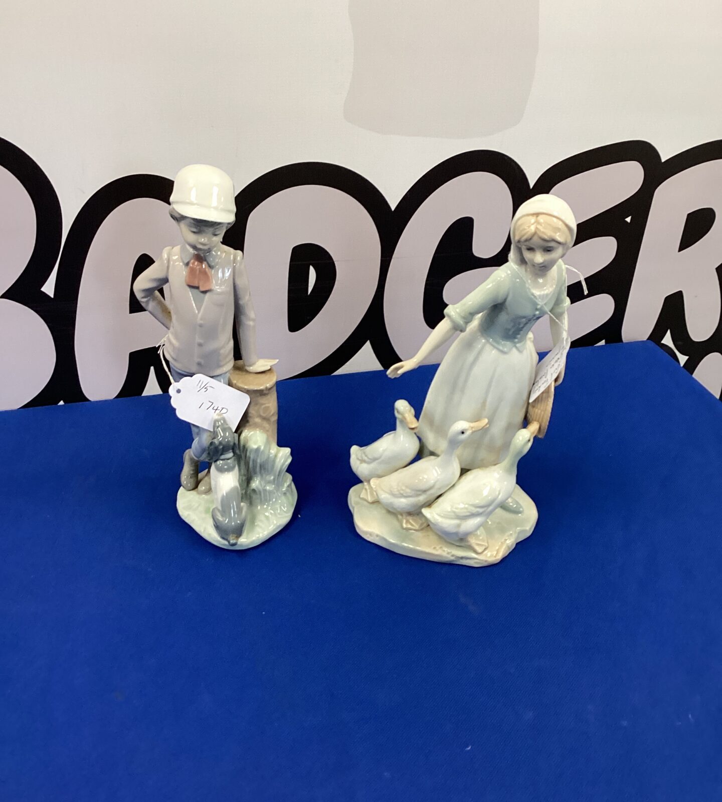 Two Nao Porcelain figurines
