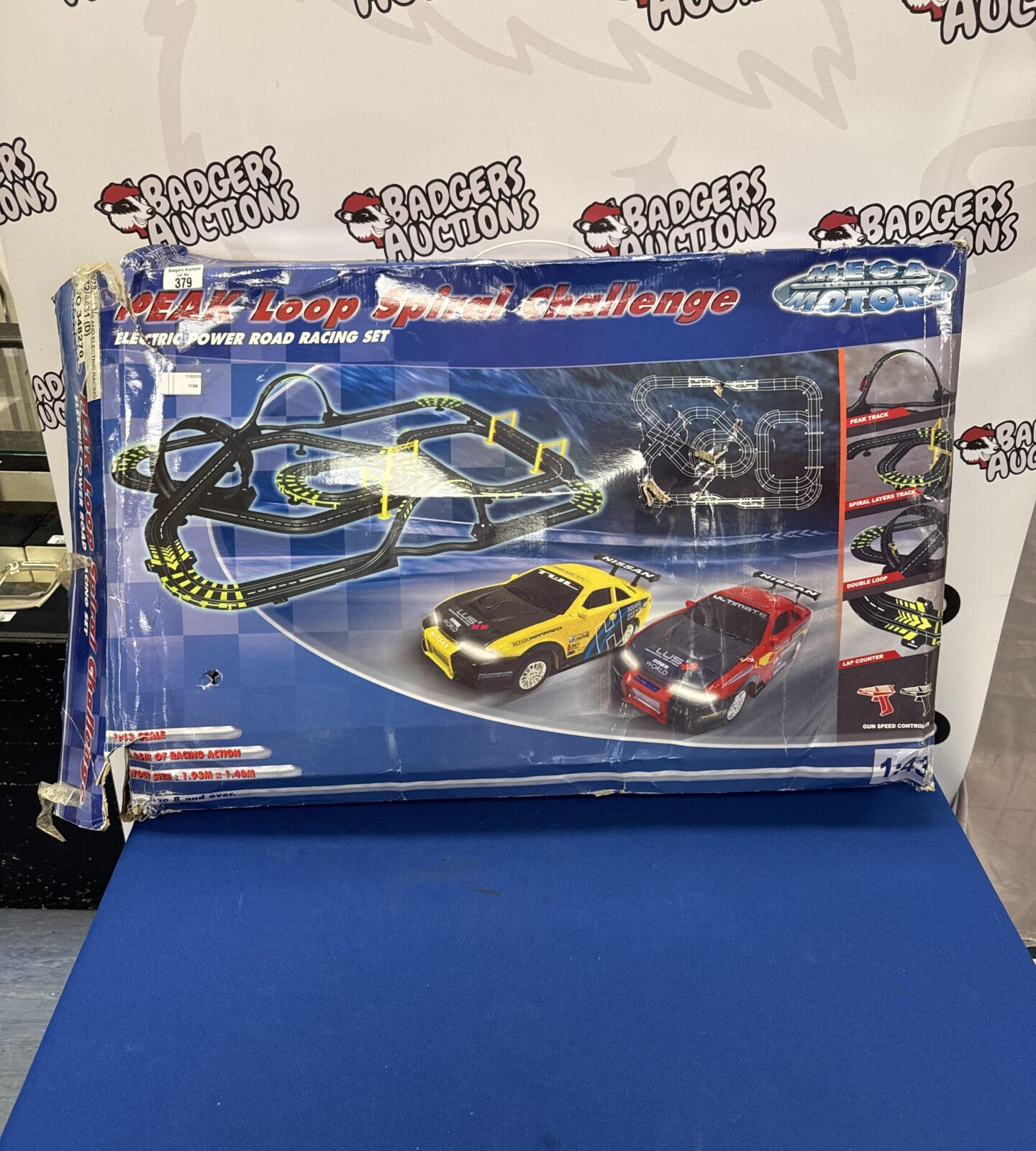 Mega motors peak loop slot racing set