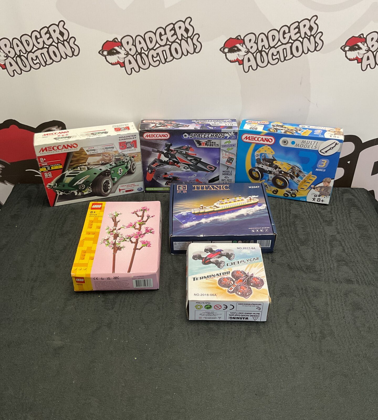 Selection of boxed building kits inc Lego and meccano