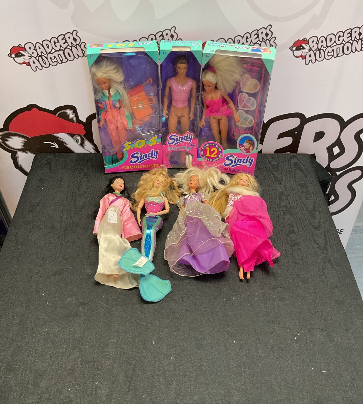Collection of 1990’s boxed Hasbro sindy dolls and some loose