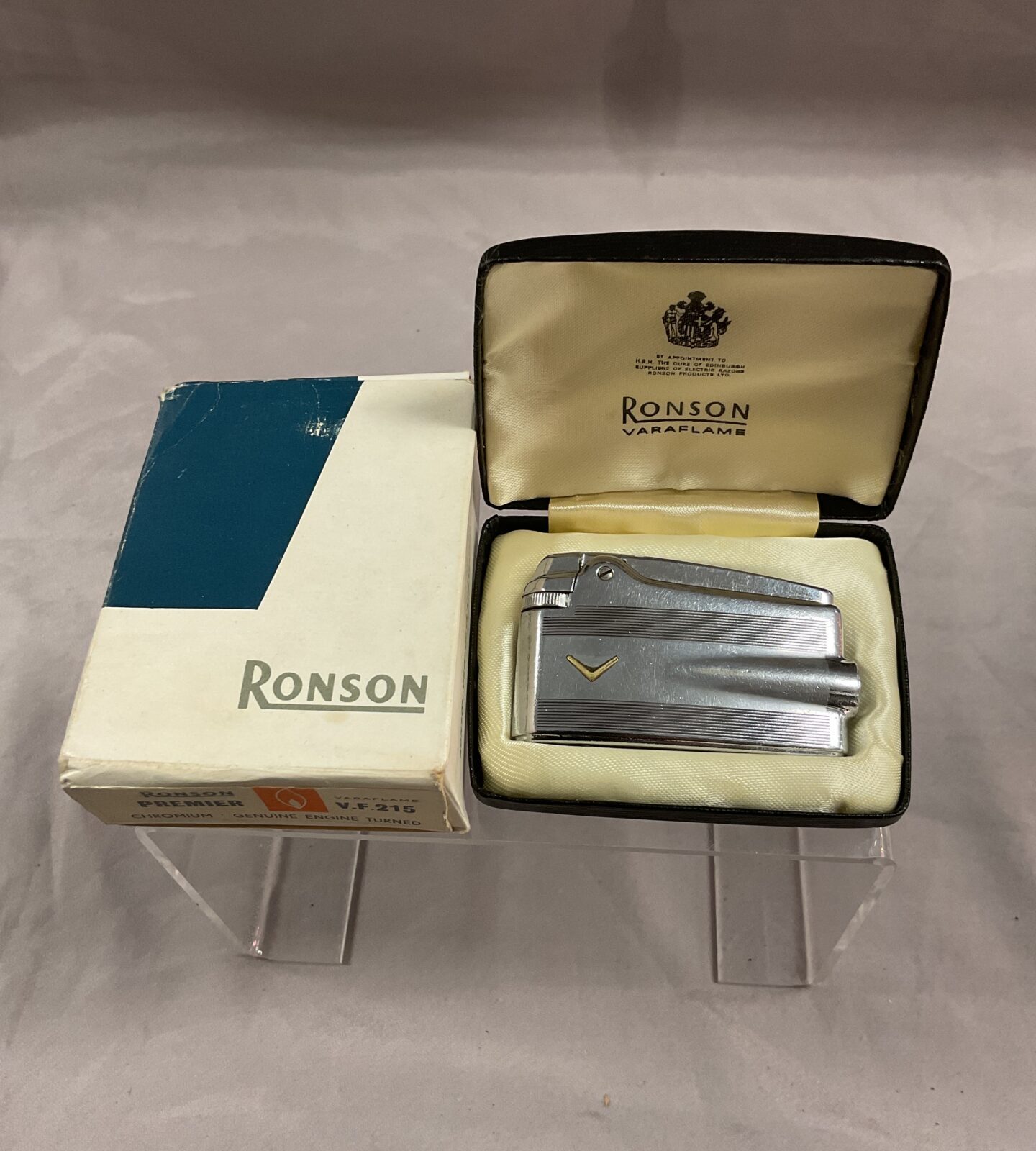 Vintage Ronson premier VF 215 Varaflame lighter In original box