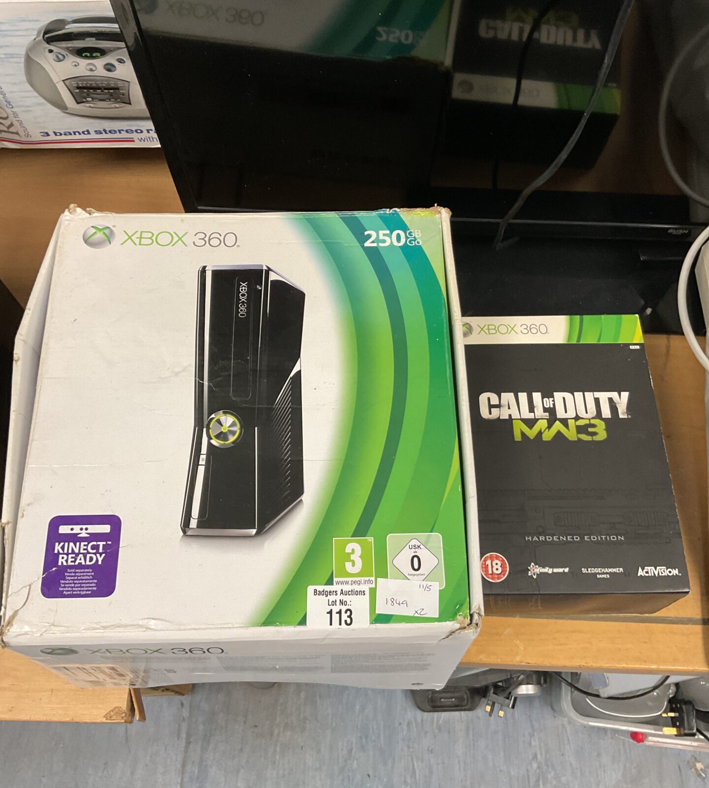 Xbox 360 slim 250gb console with controllers & game