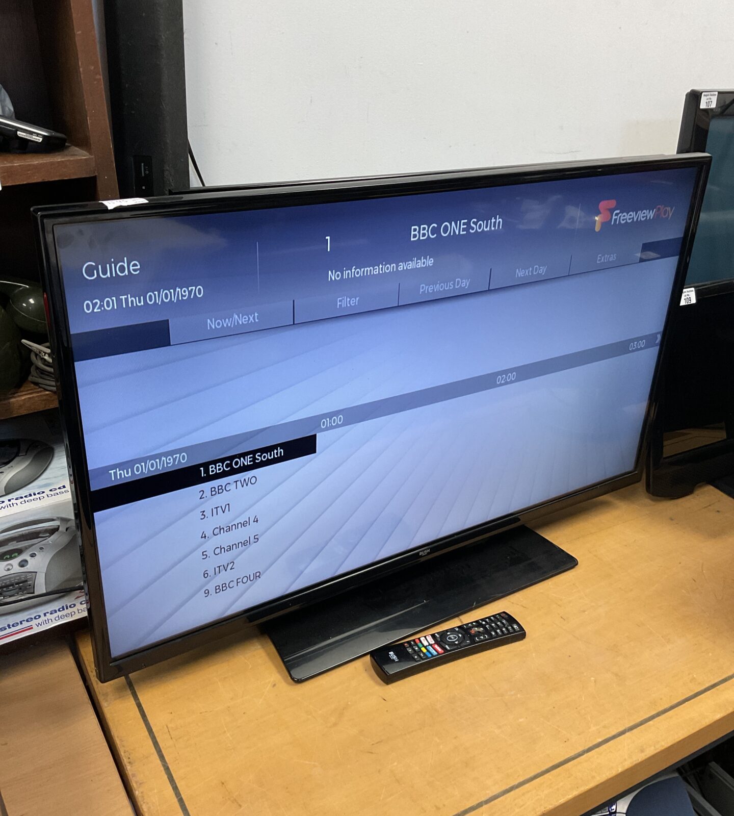 Bush 40” led smart tv working with remote