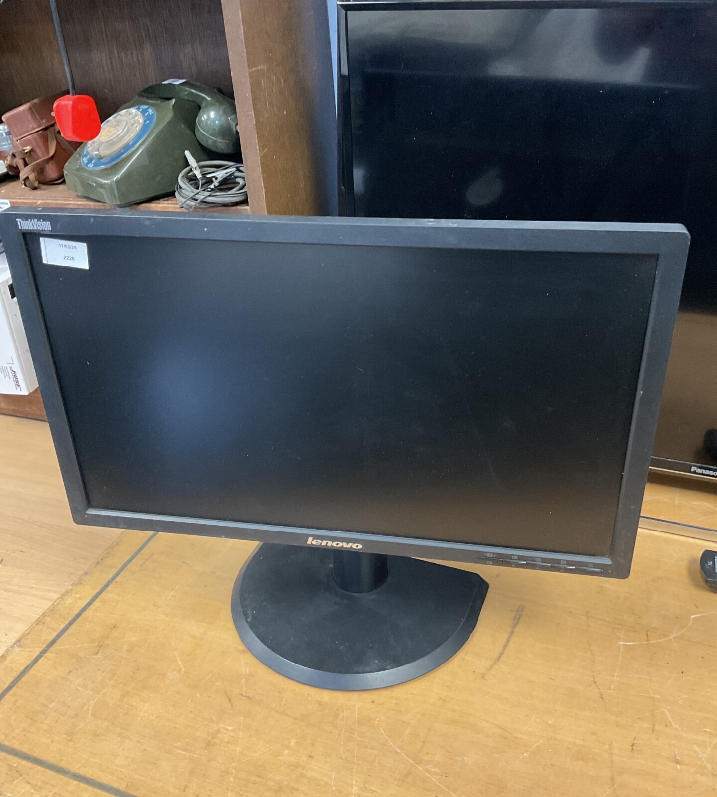 Lenovo 20” hdmi computer monitor working