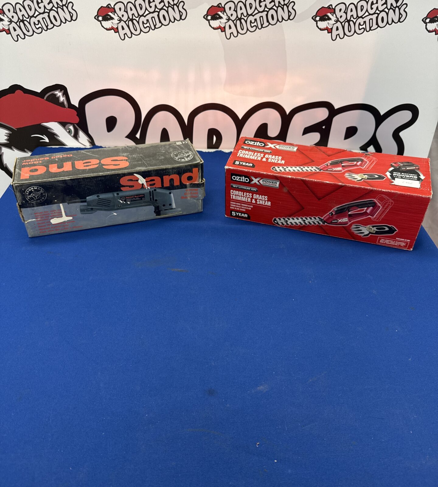 Performance power 180w detail sander (working) with ozito cordless grass trimmer & shear (untested, no battery or charger)