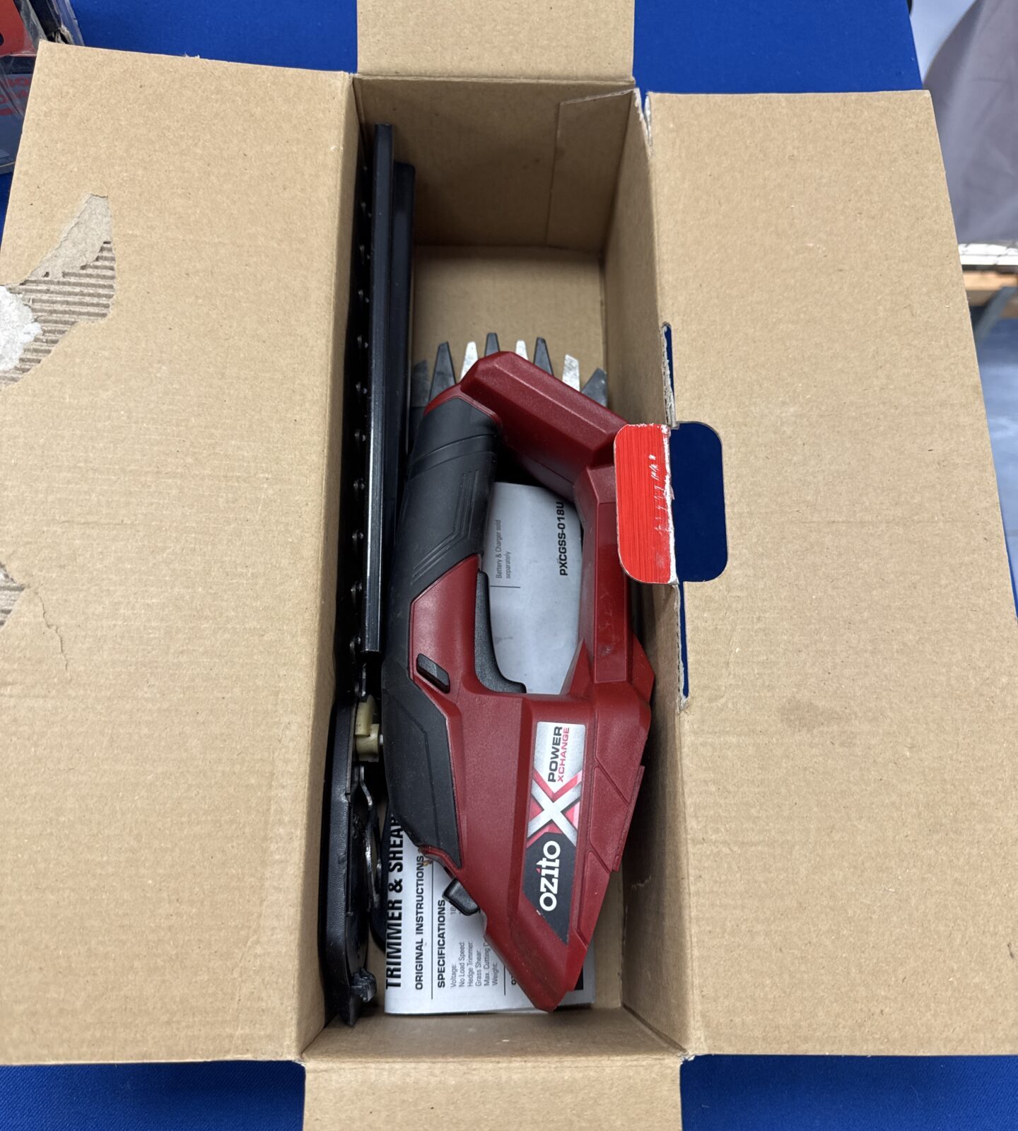 Performance power 180w detail sander (working) with ozito cordless grass trimmer & shear (untested, no battery or charger) - Image 2