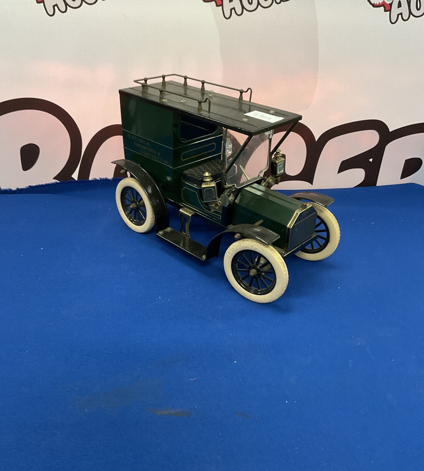 Vintage Model T ford tradesman van tin model