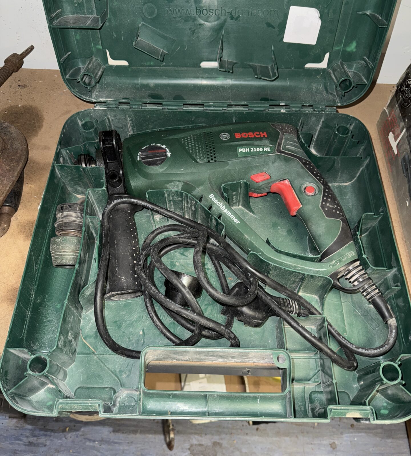 Bosch pbh2100re hammer drill - working