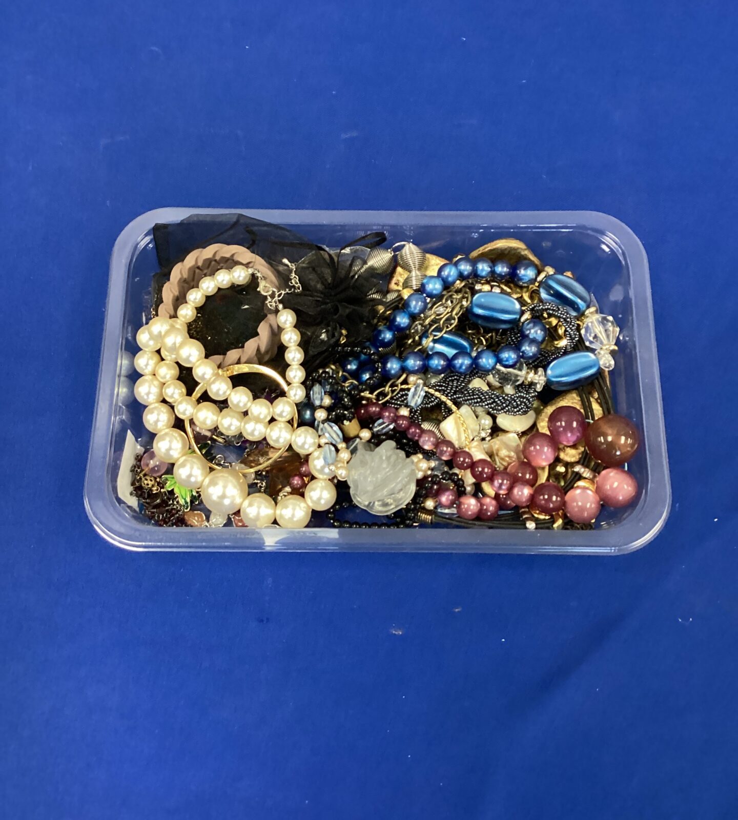 Tray of costume jewellery