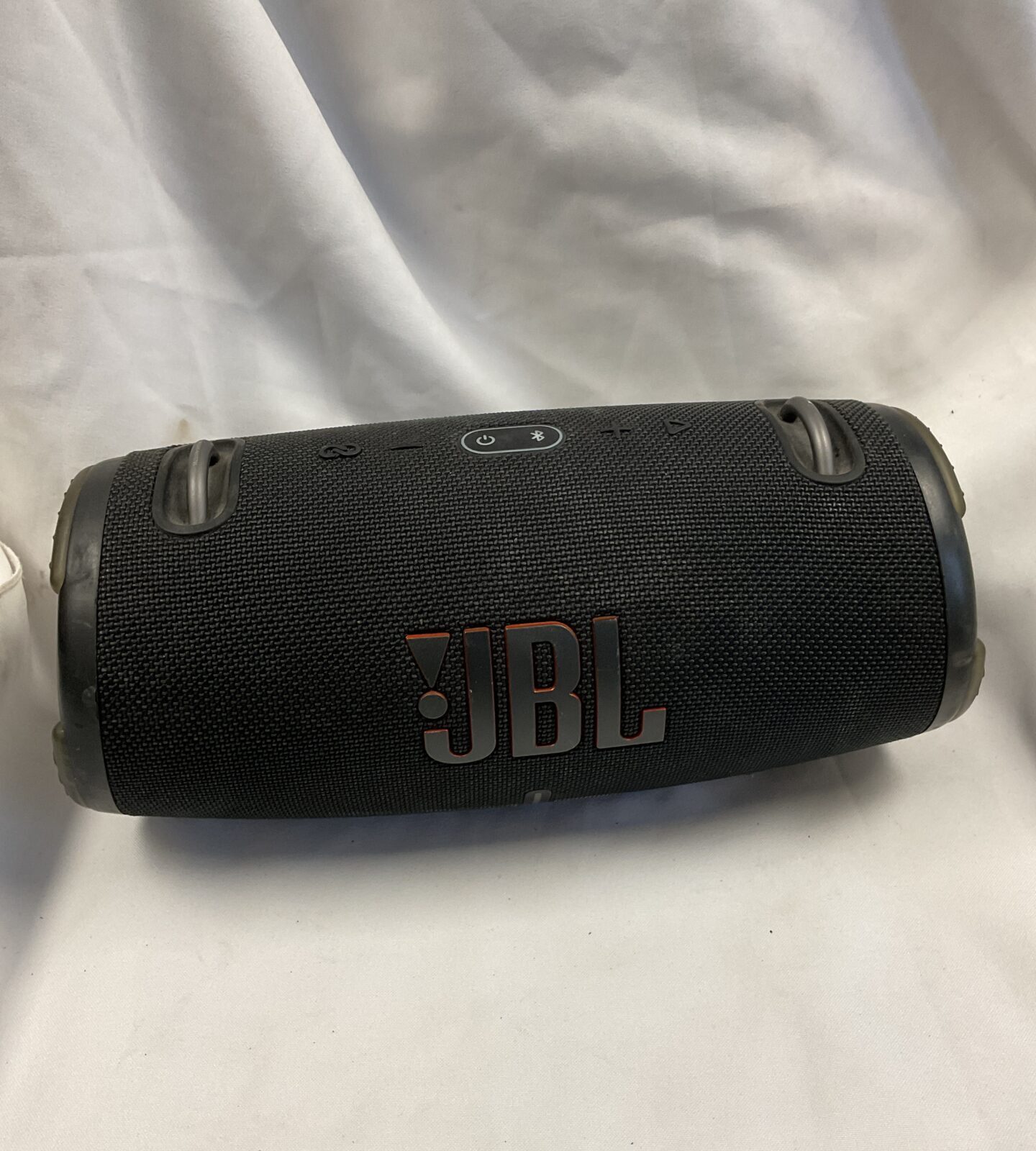 Jbl xtreme 3 bluetooth speaker