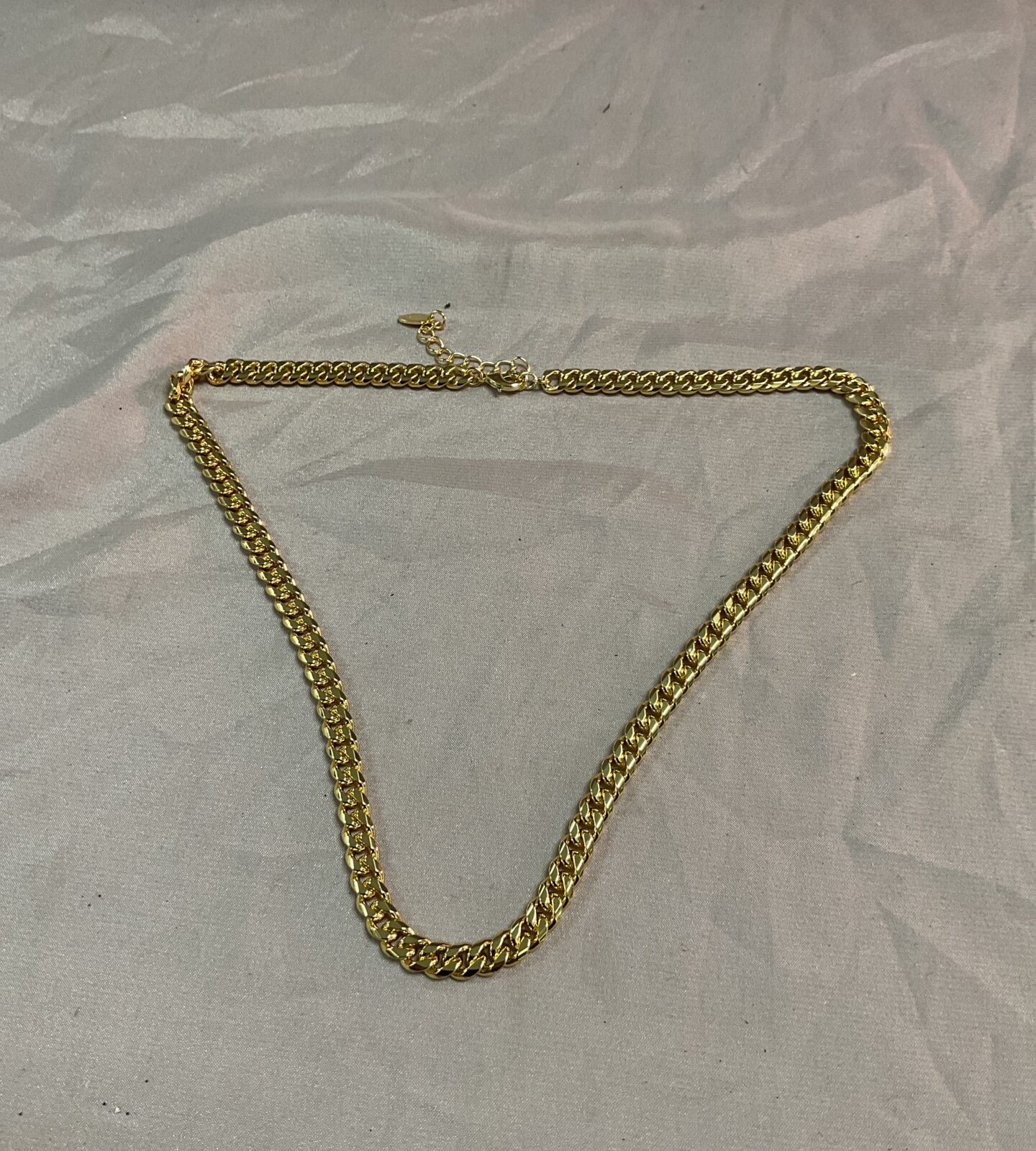 22" gold plated curb chain