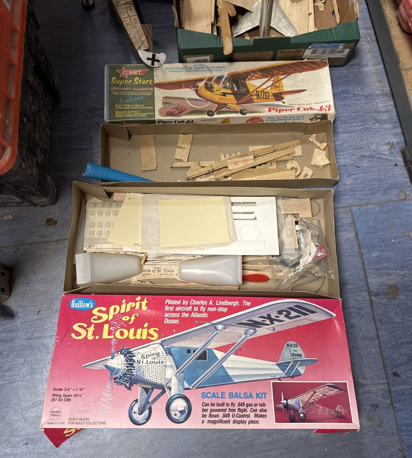 Selection of model plane items inc some partially built & for repair - Image 2