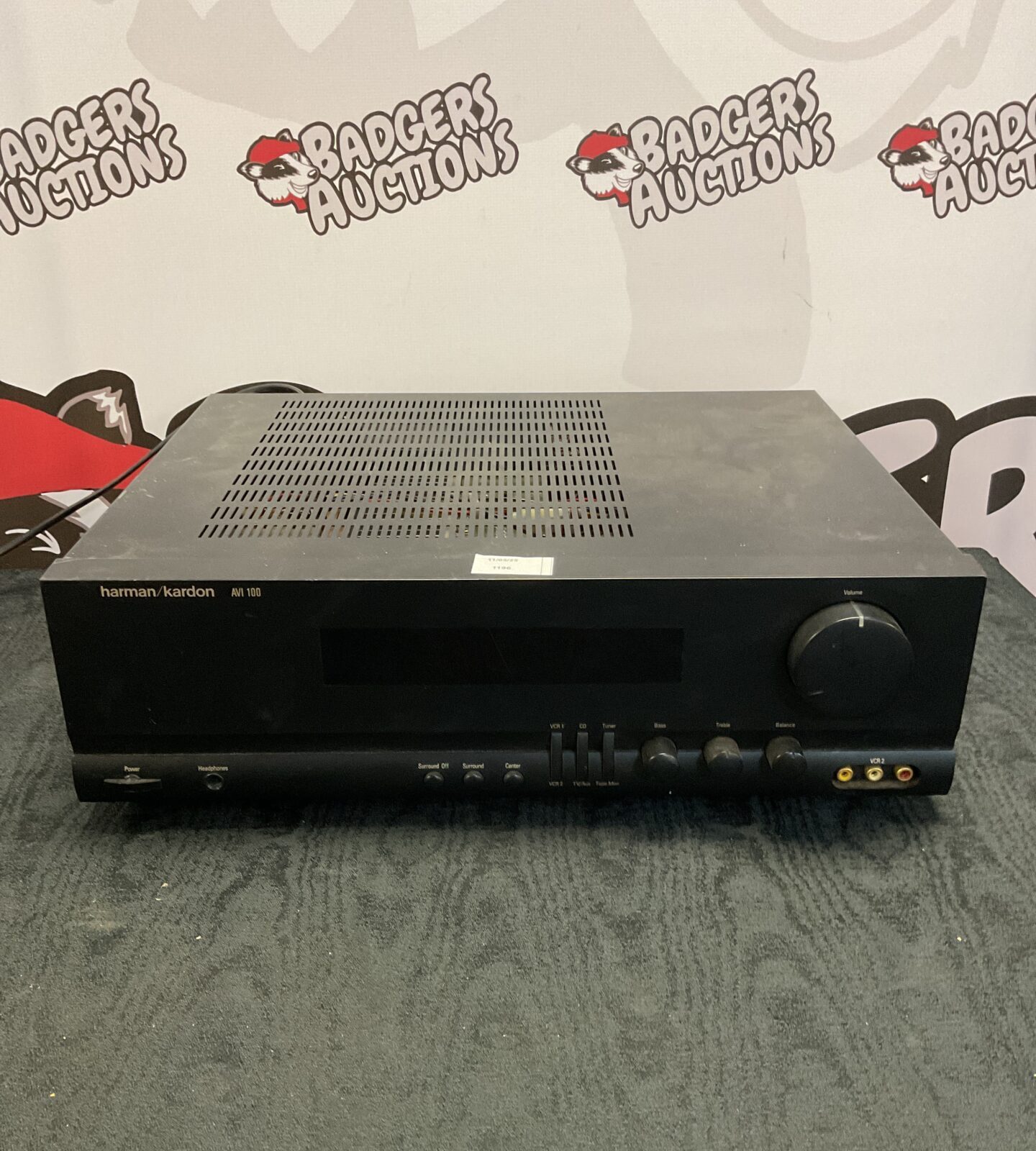 Harman kardon avi 100 amplifier