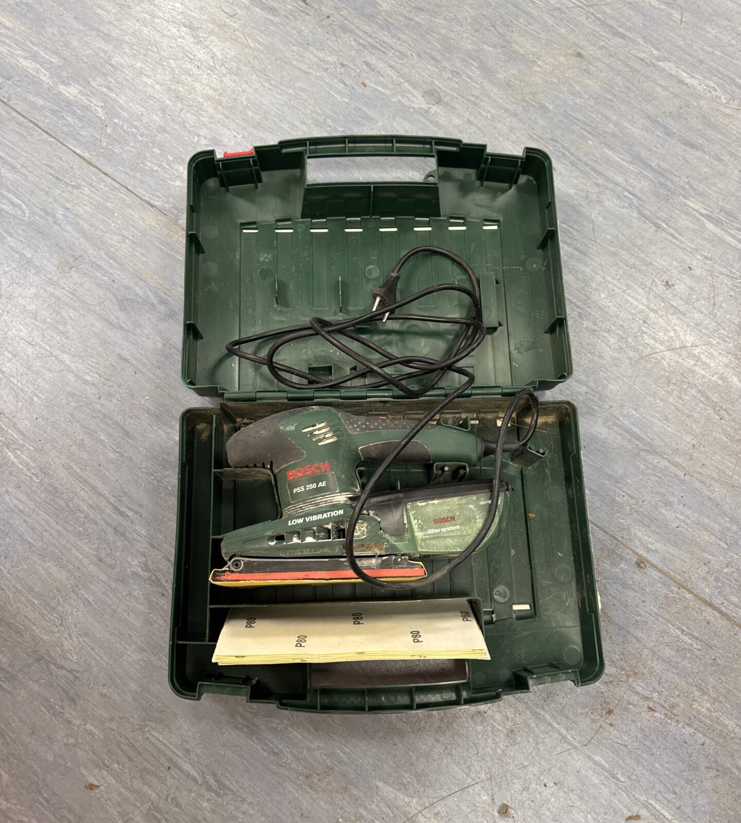 Bosch pss 250 ae belt sander - untested, has two pin plug