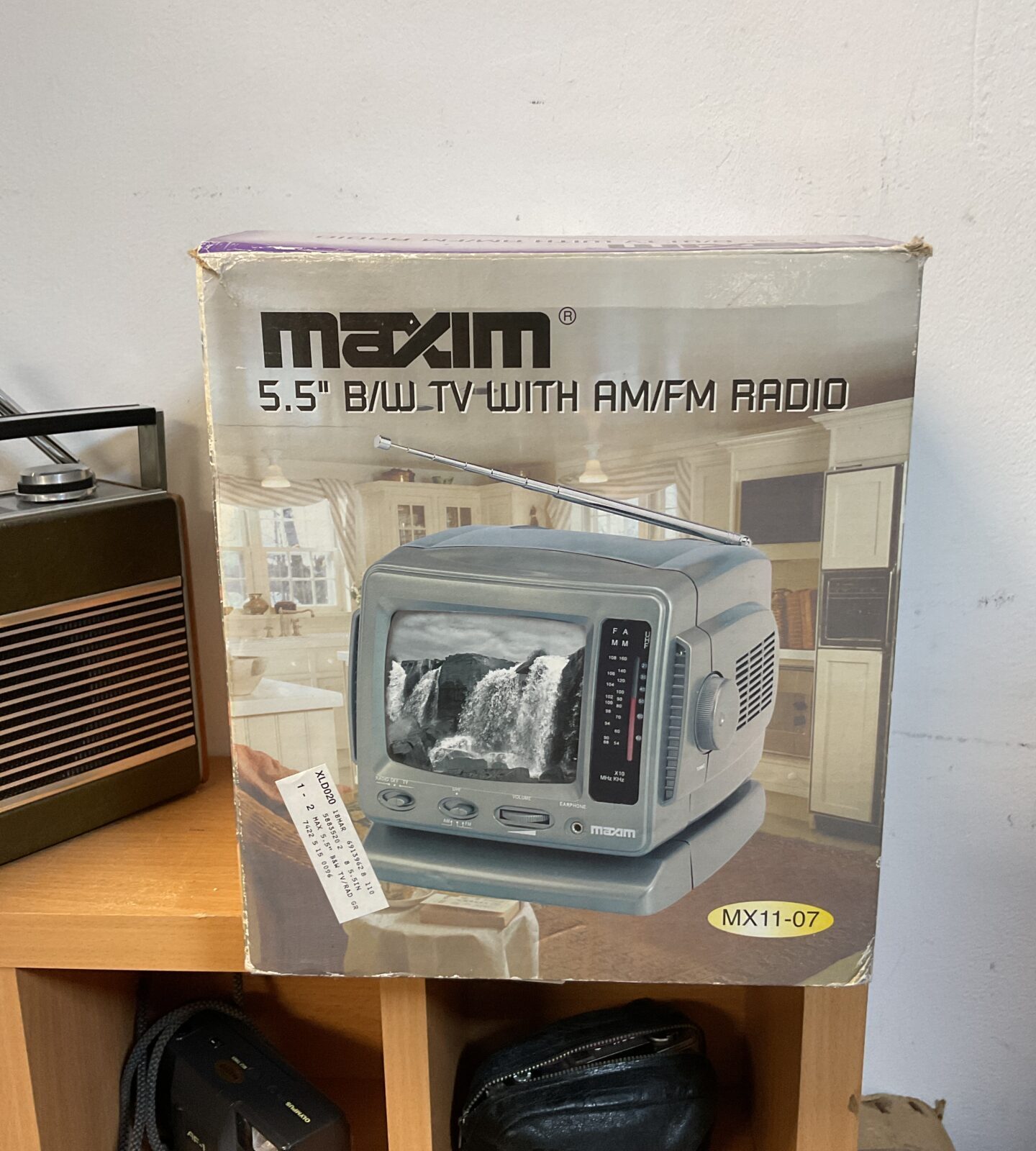 Retro maxim 5.5” television