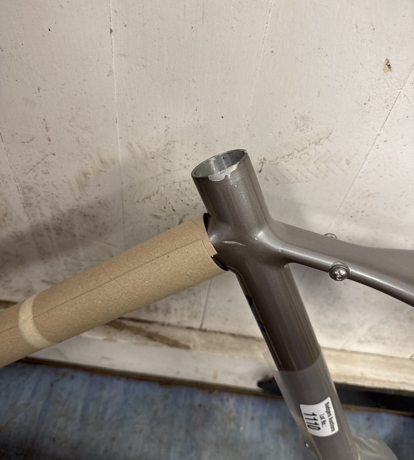Boardman x7 road bike frame - appears new, has paint flaking around saddle post area - Image 2