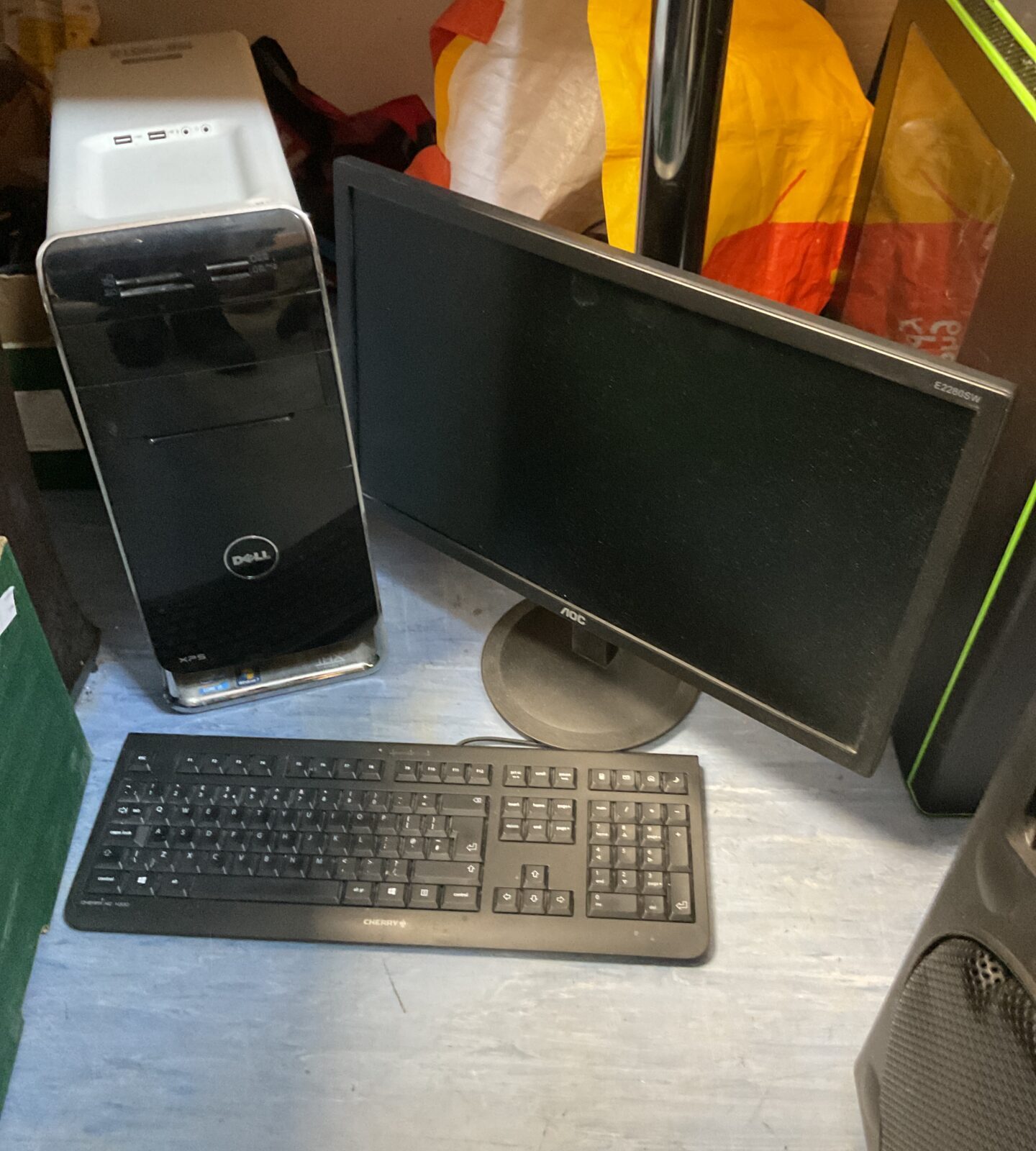 Dell intel core i3 computer with monitor & keyboard