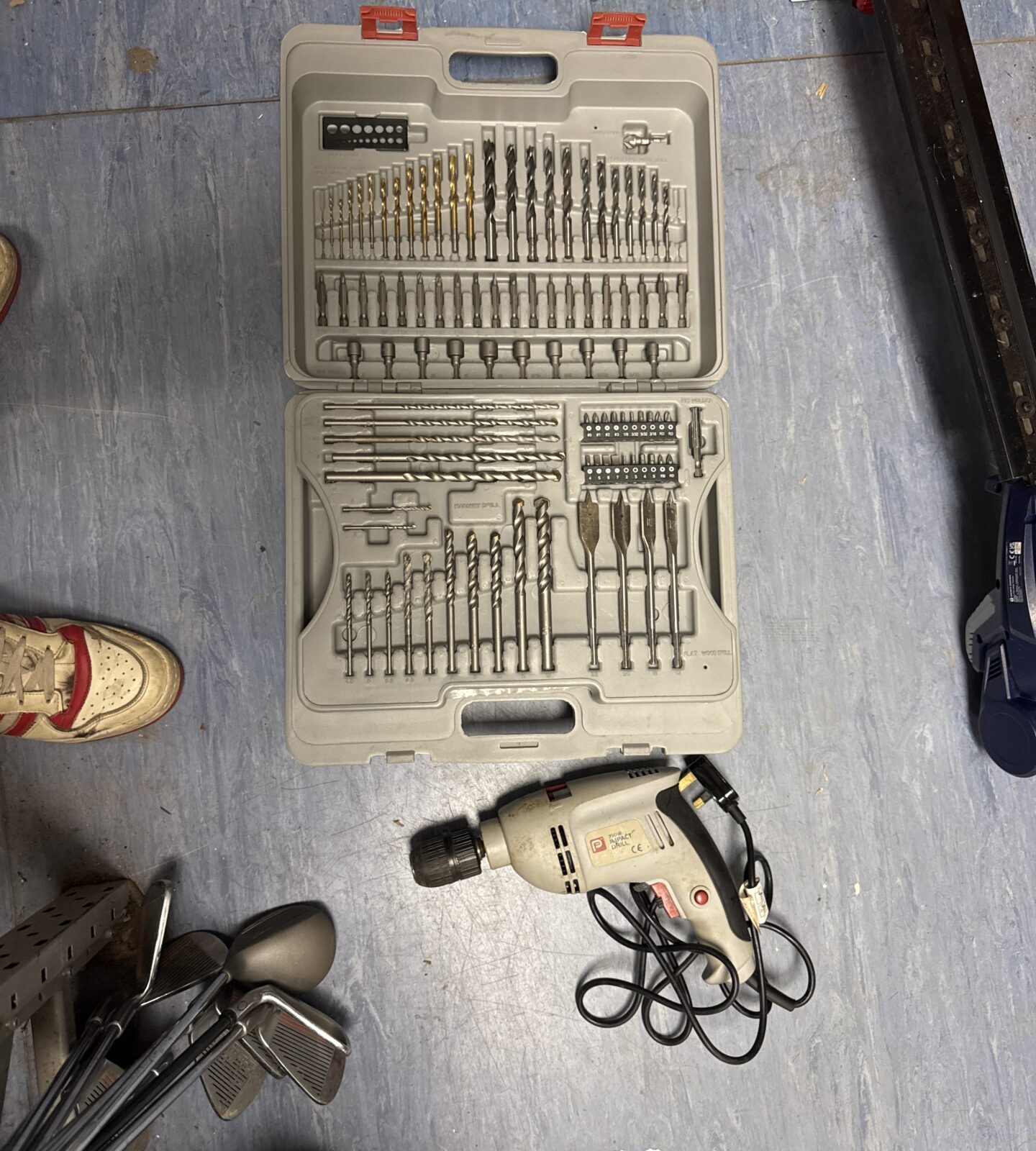 Performance pro 710w impact drill set - working