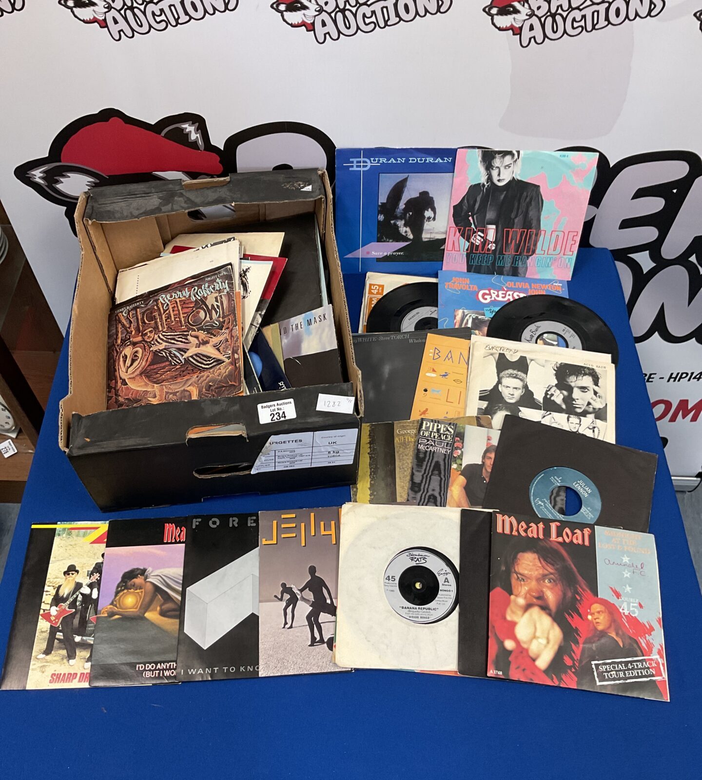 Tray of 7” single vinyl records inc meat loaf