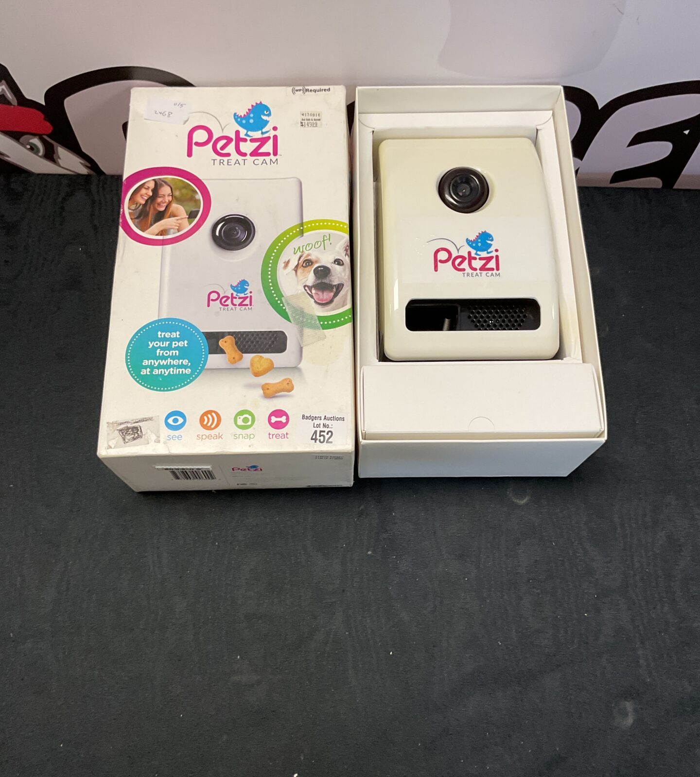 Petzi treat cam