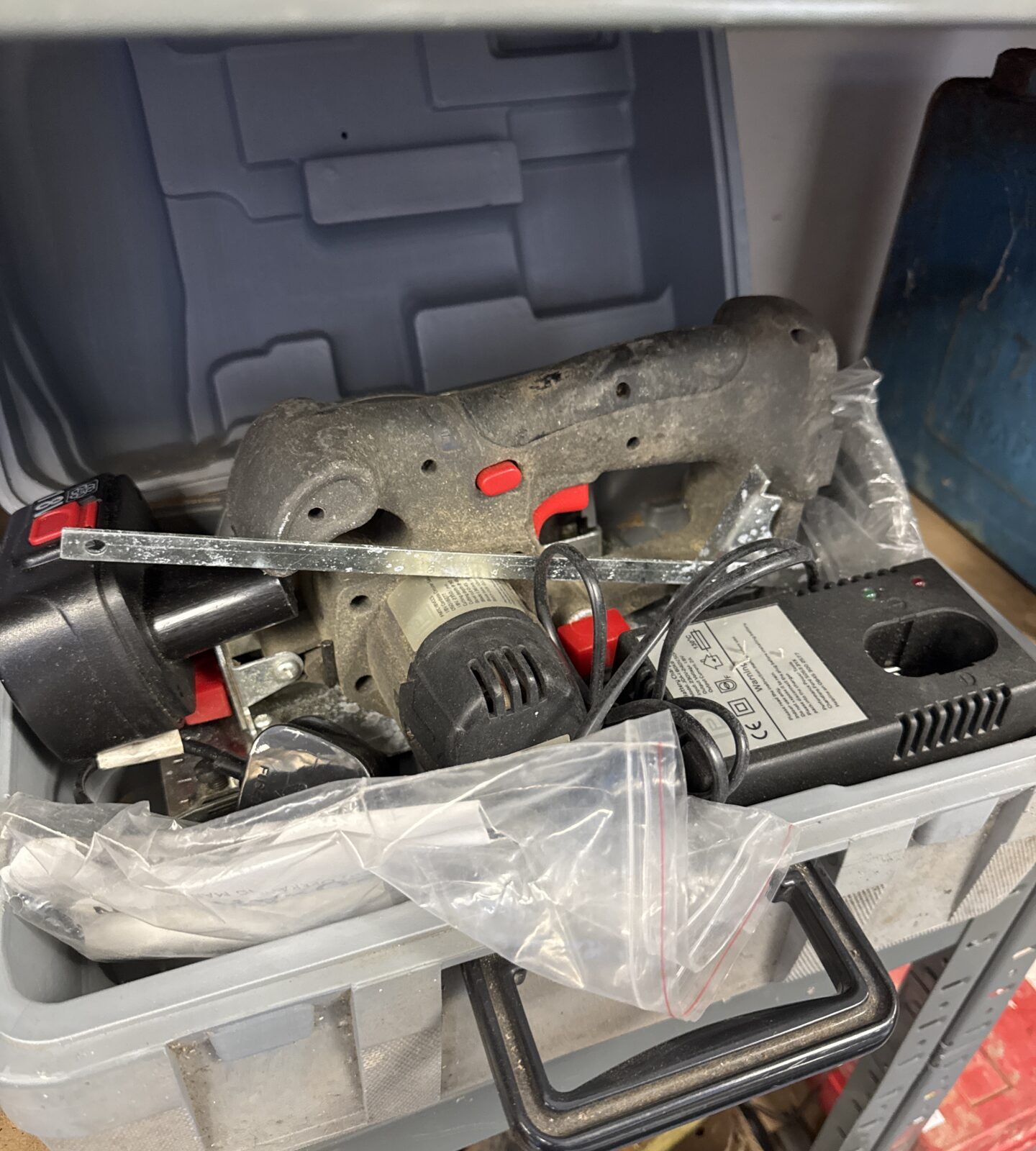 Pro performance cordless circular saw with battery & charger - untested