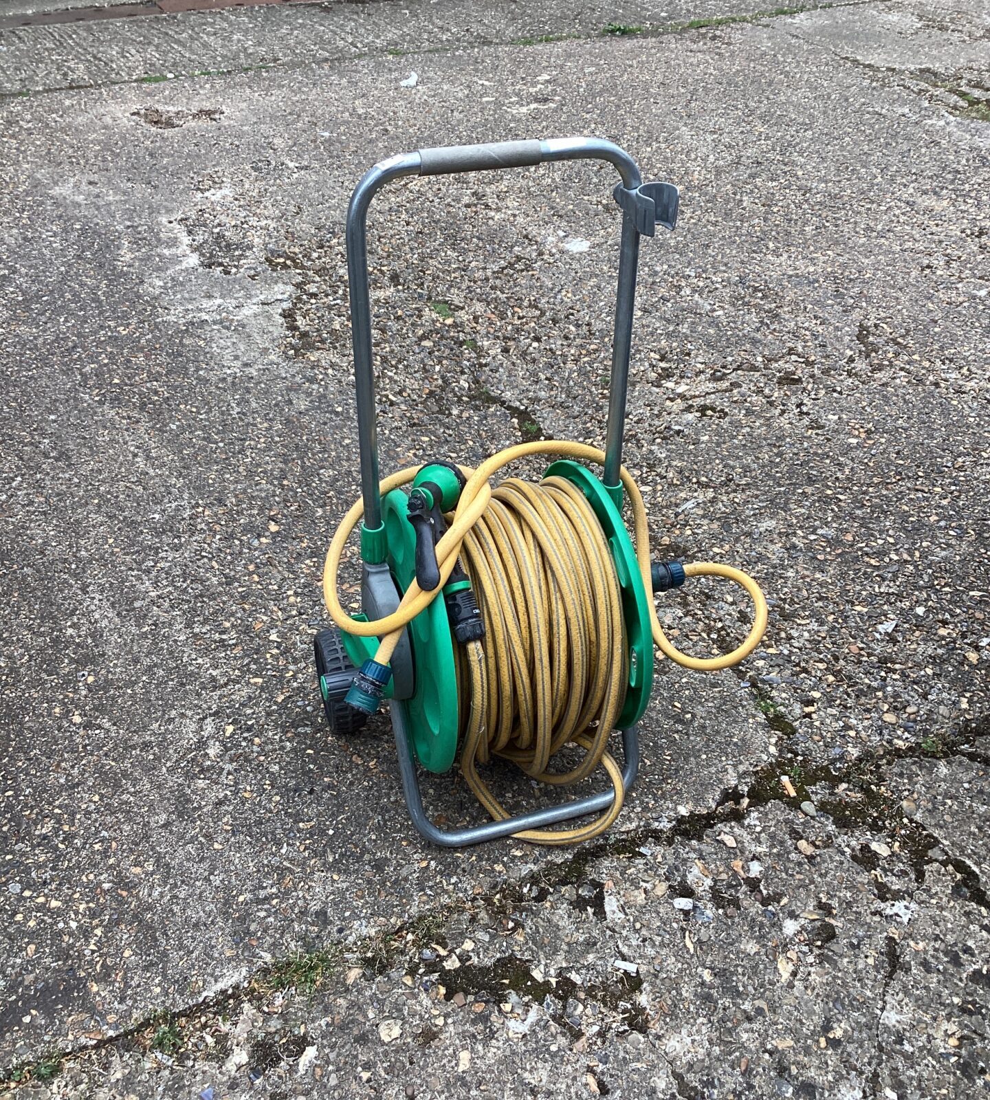 Hozlock garden hose with reel