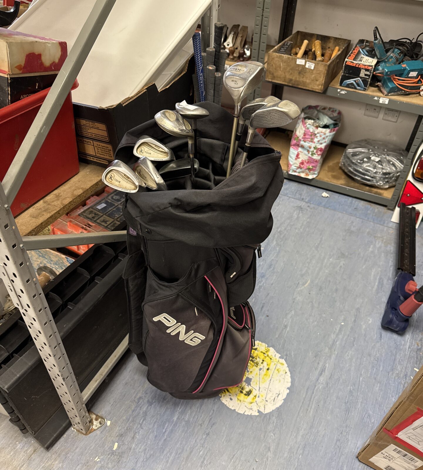 Set of ladies k tour golf clubs in ladies ping bag