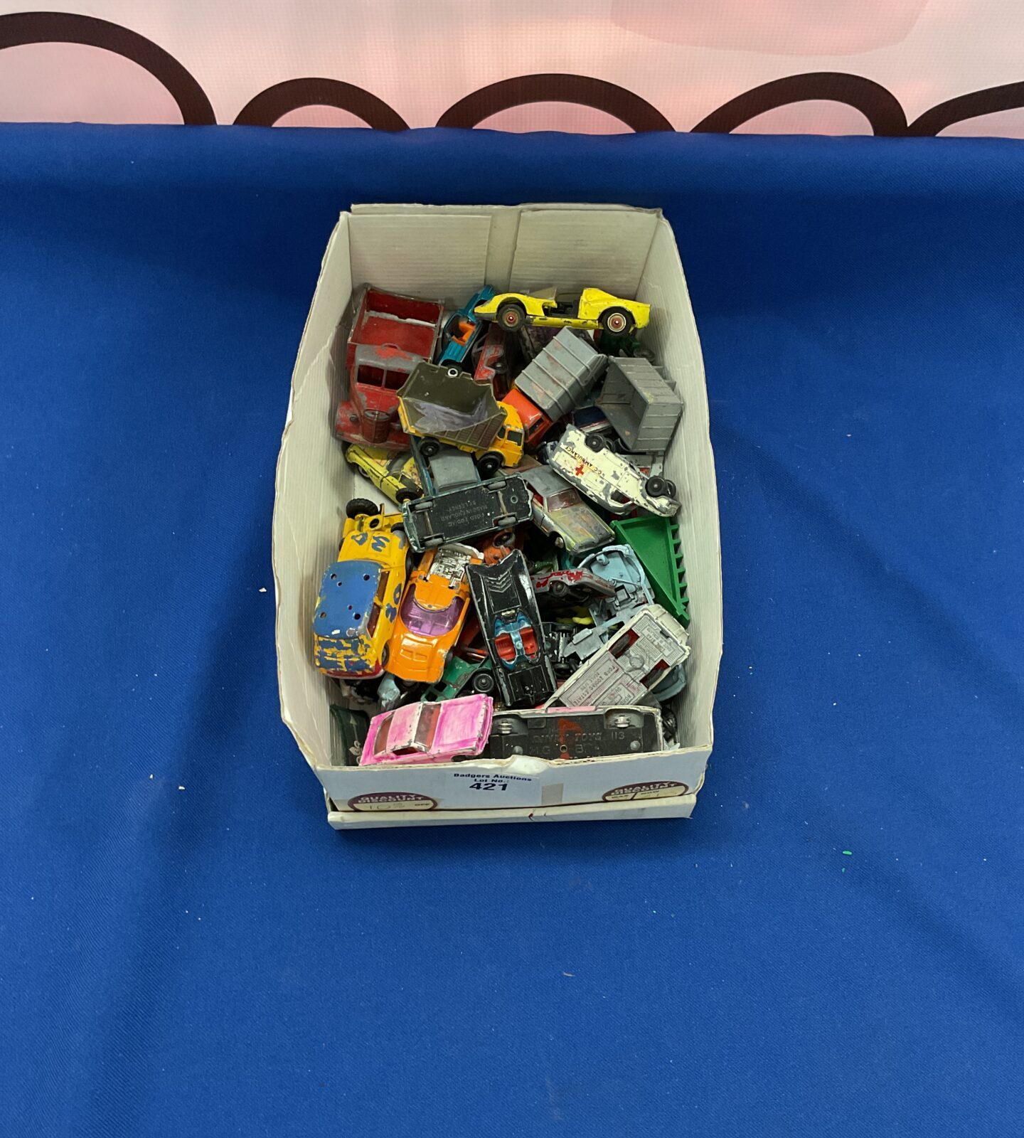 Box of mixed vintage diecast models inc lesney, dinky and corgi