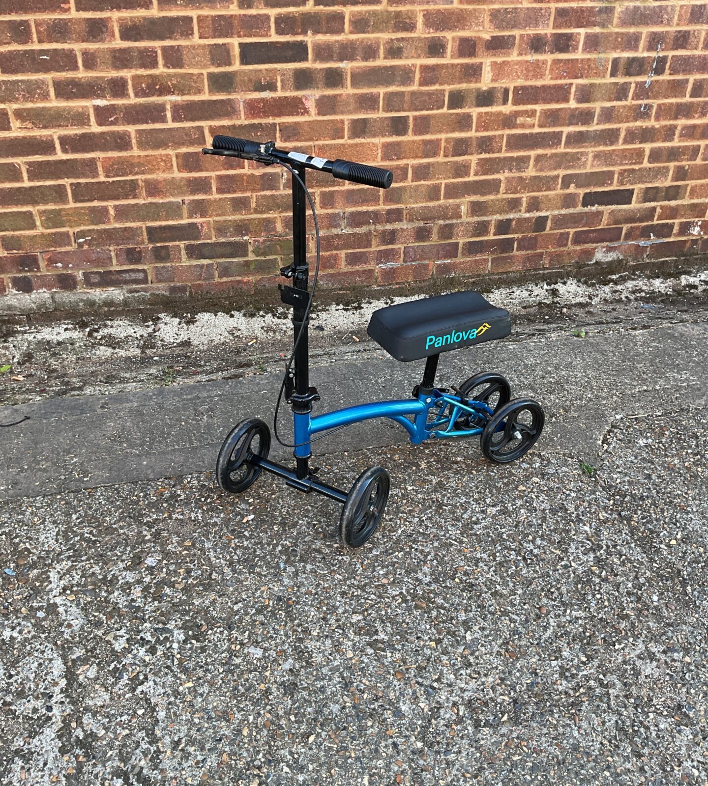 Panlova knee scooter