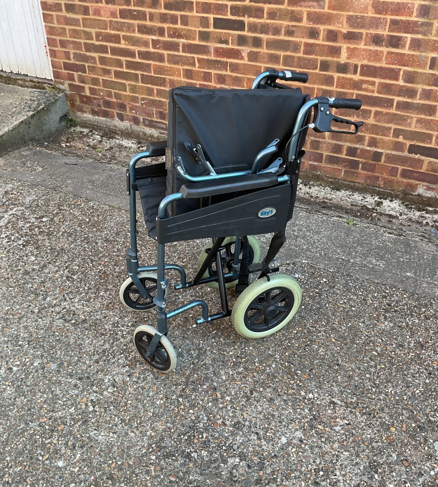 Days foldable wheelchair with cushion
