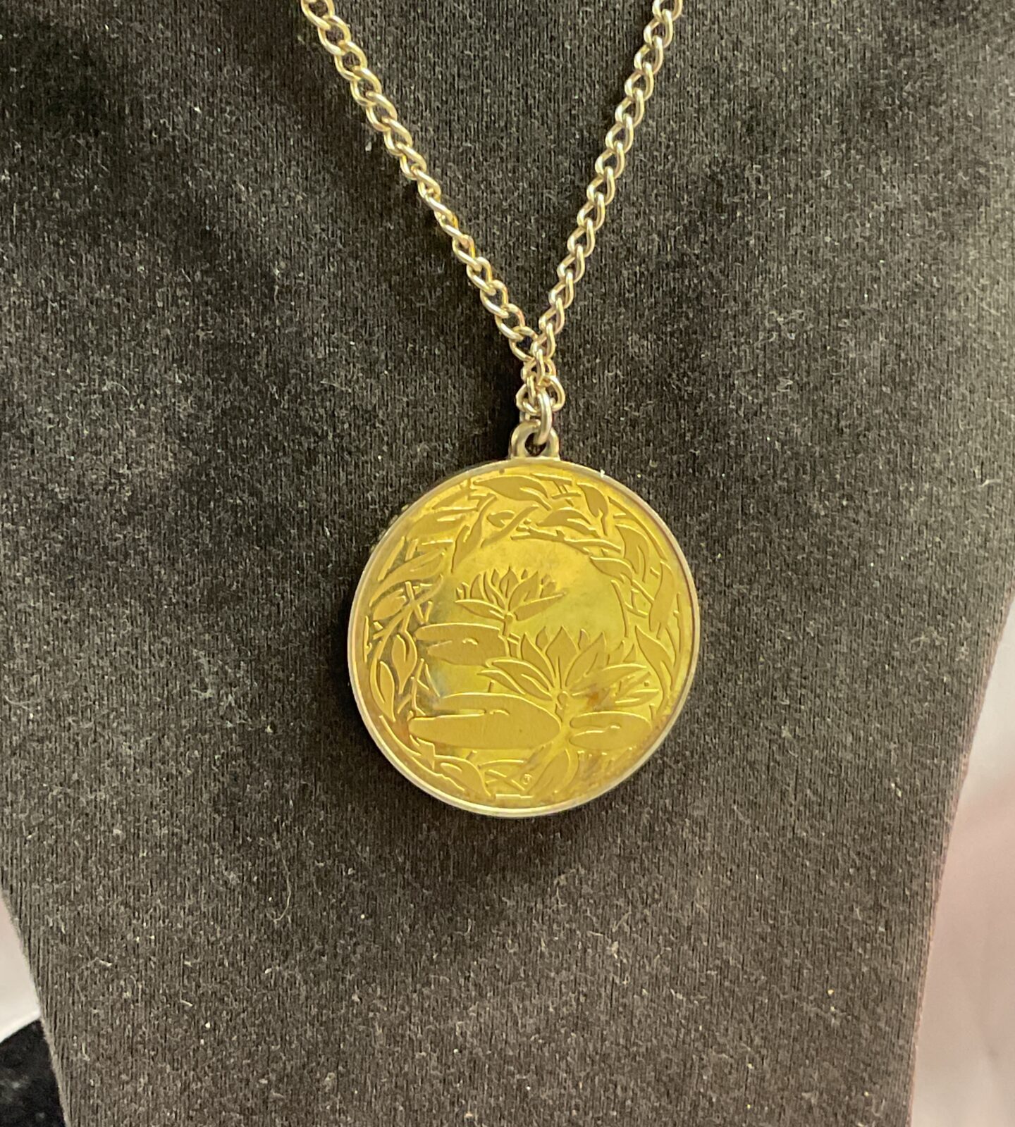 John Pinches 1977 Mother’s Day gold plated on sterling silver pendant 22” Chain necklace - Image 2