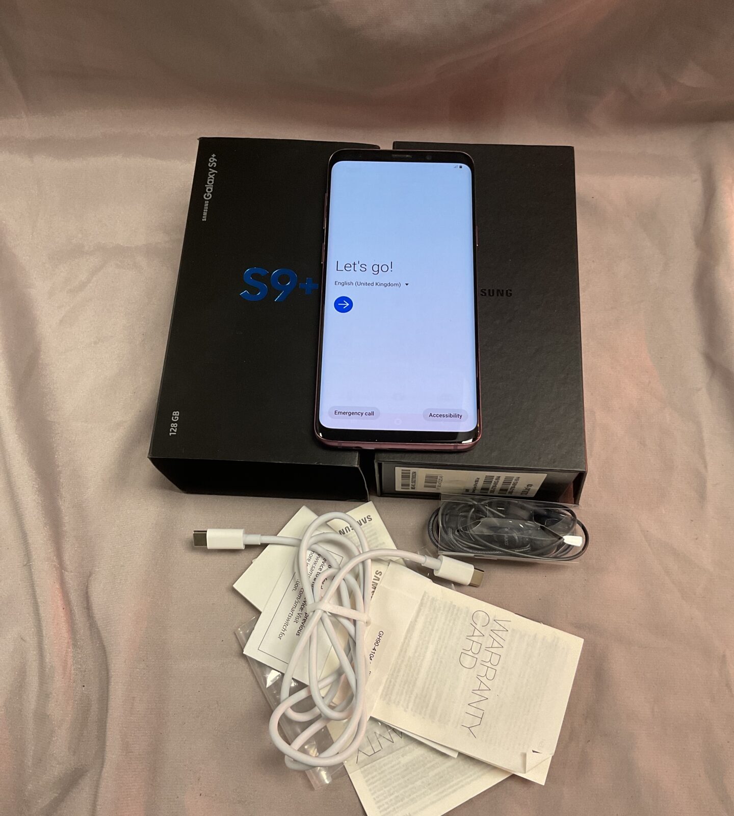 Samsung Galaxy S9 Mobile phone Looks unused