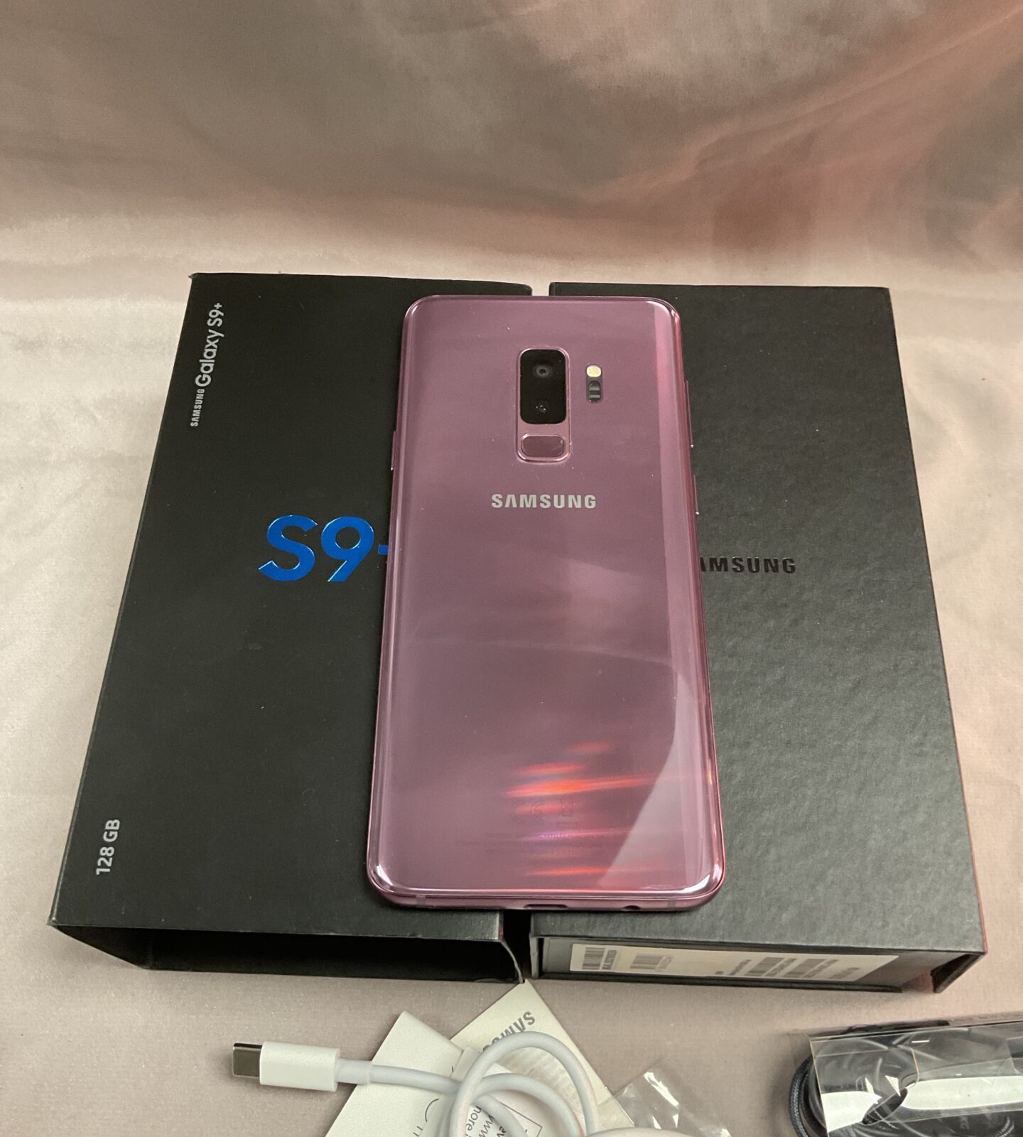 Samsung Galaxy S9 Mobile phone Looks unused - Image 2