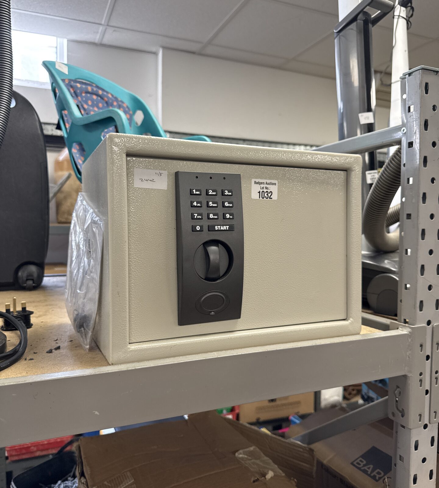 Personal valuables safe with keys