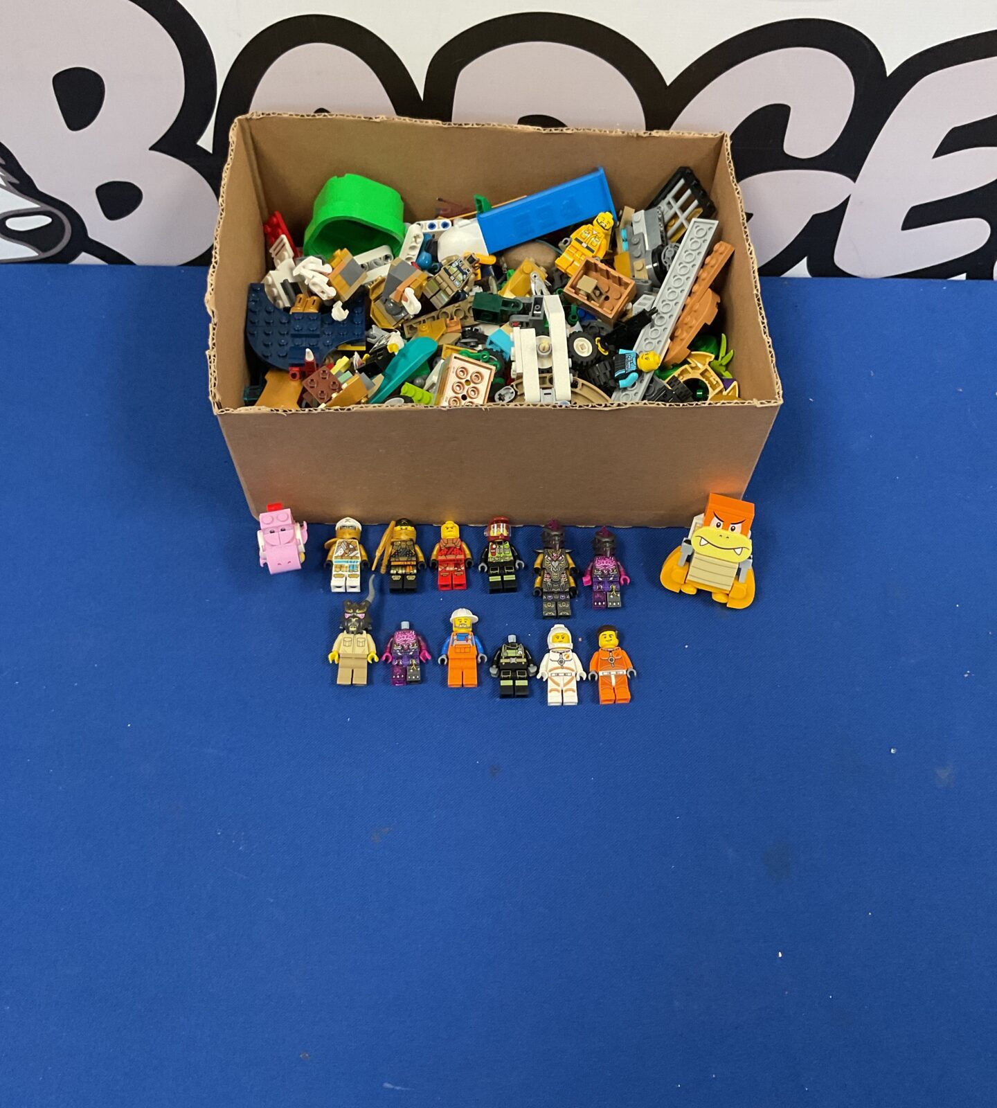 Box of mixed Lego inc Lego city, Ninjago and figures