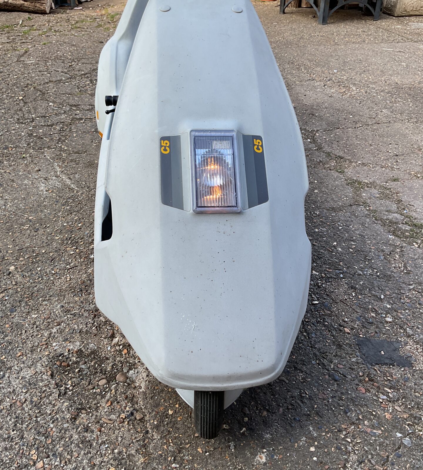 1985 Sincliar C5 1 Person Electric Vehicle Working With New Battery, Two Keys And Original Manuals. Good Overall Condition. - Image 5
