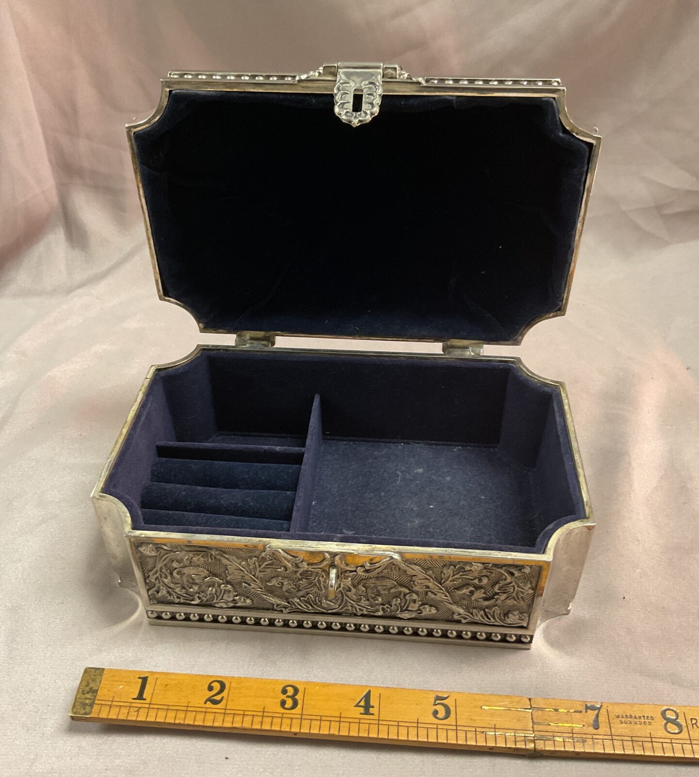 Heavy Gauge Continental Whitemetal Jewellery casket - Image 2