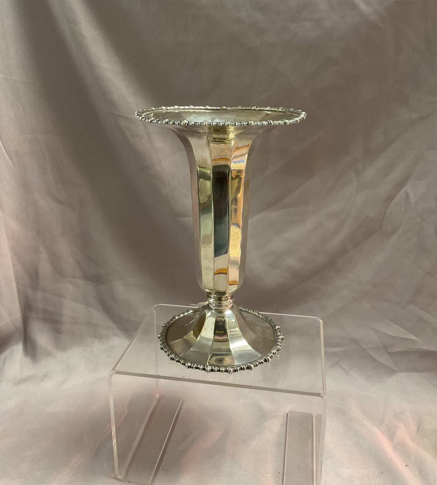 Daniel & Arter Birmingham Circa 1900 7” Trumpet Vase