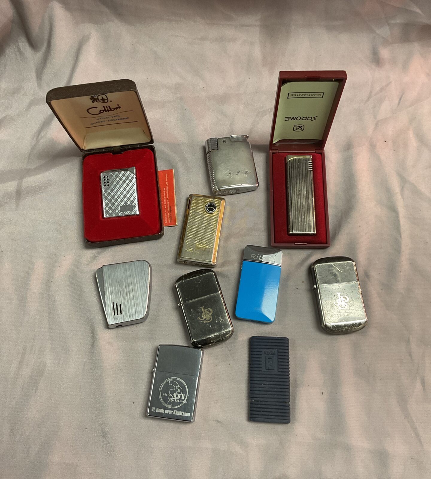 Collection of vintage cigarette lighters Inc zippo and colibri