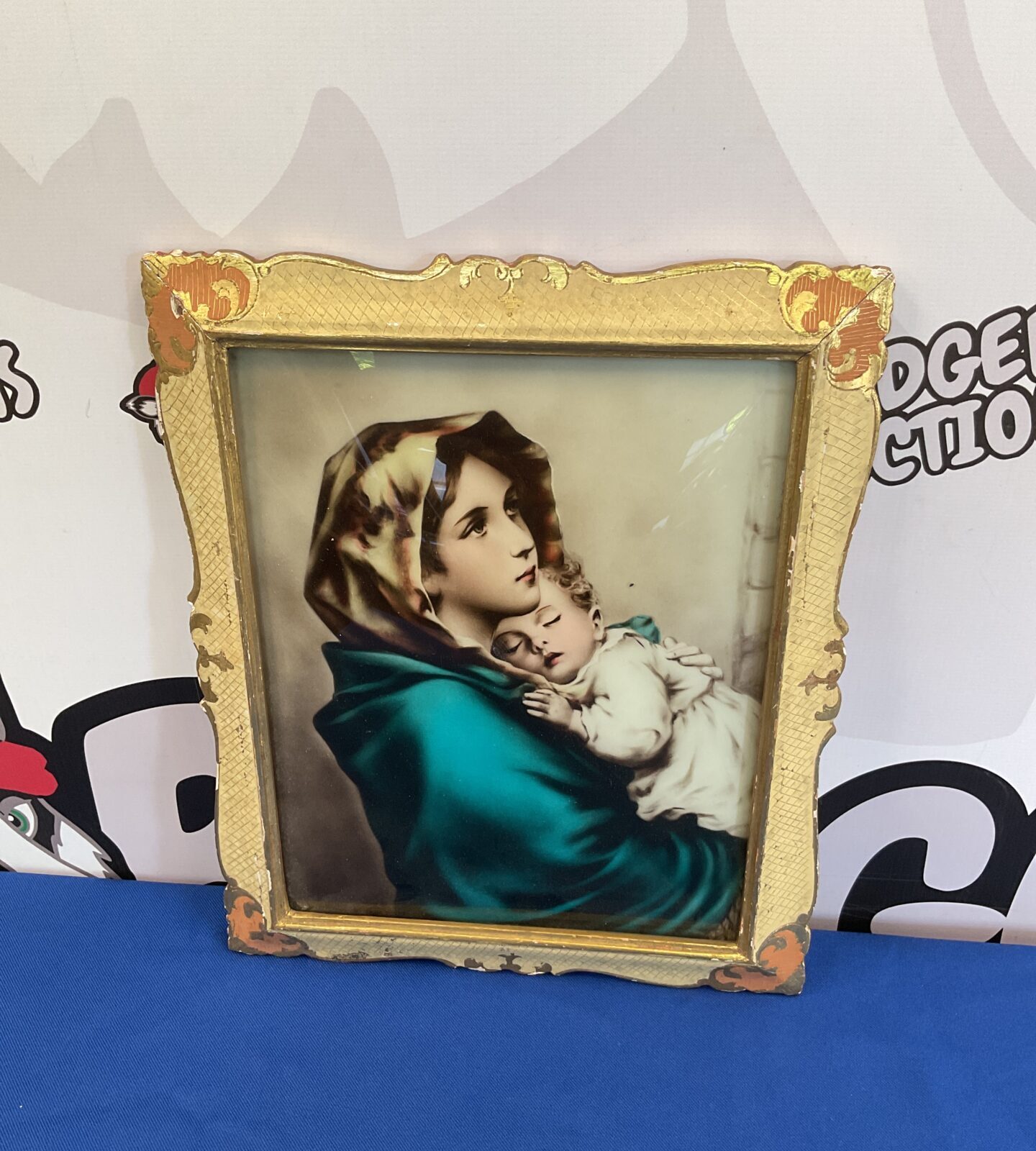 Vintage gilt framed crystoleum of mother & child