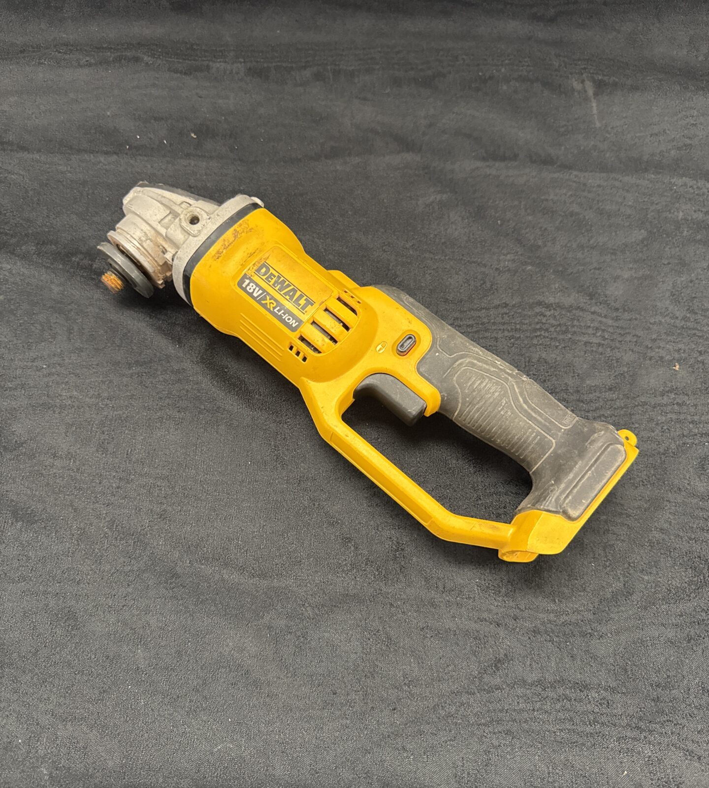 Dewalt dcg412 cordless angle grinder body only - untested