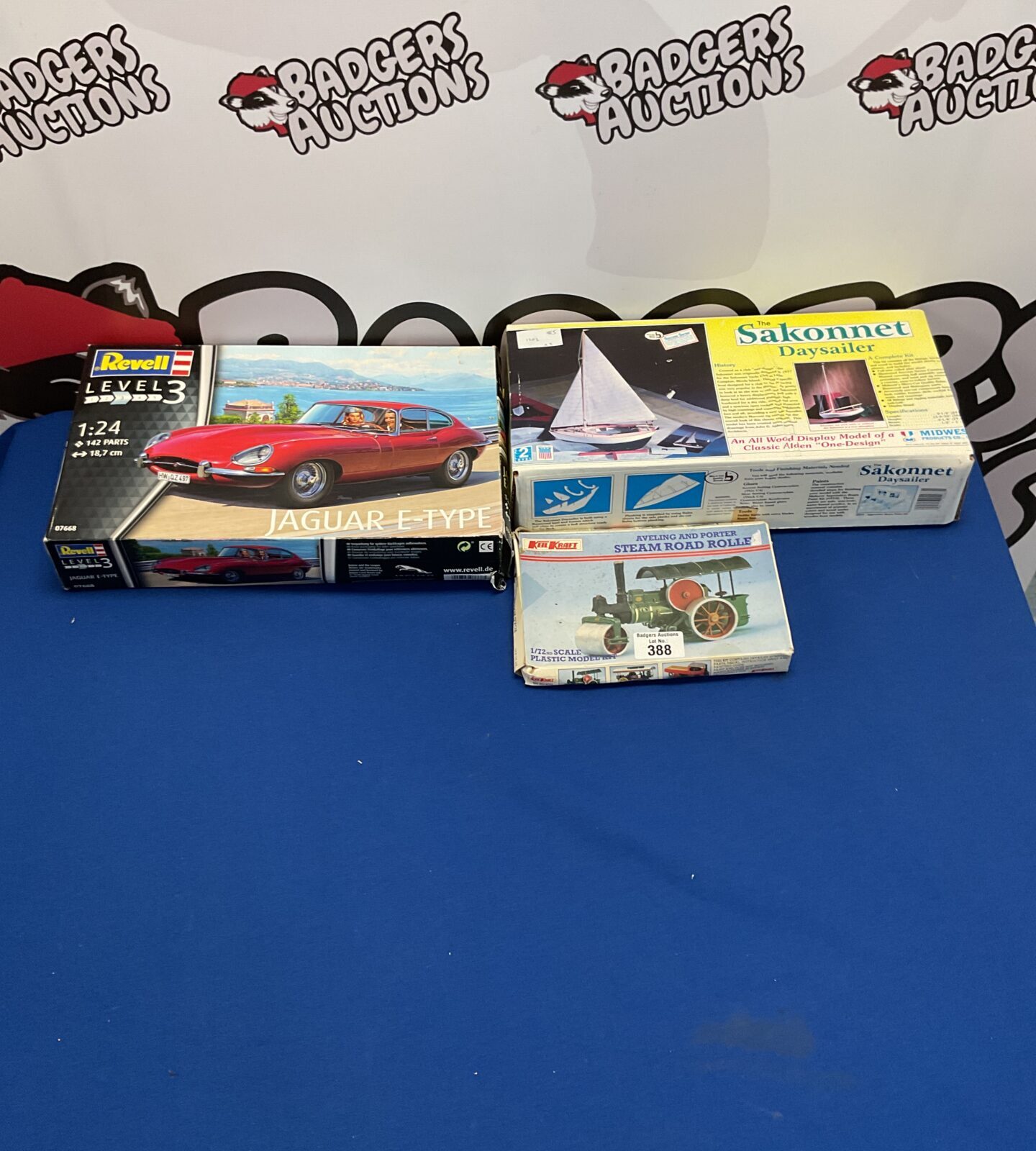Three boxed vintage model kits inc revell and keil kraft